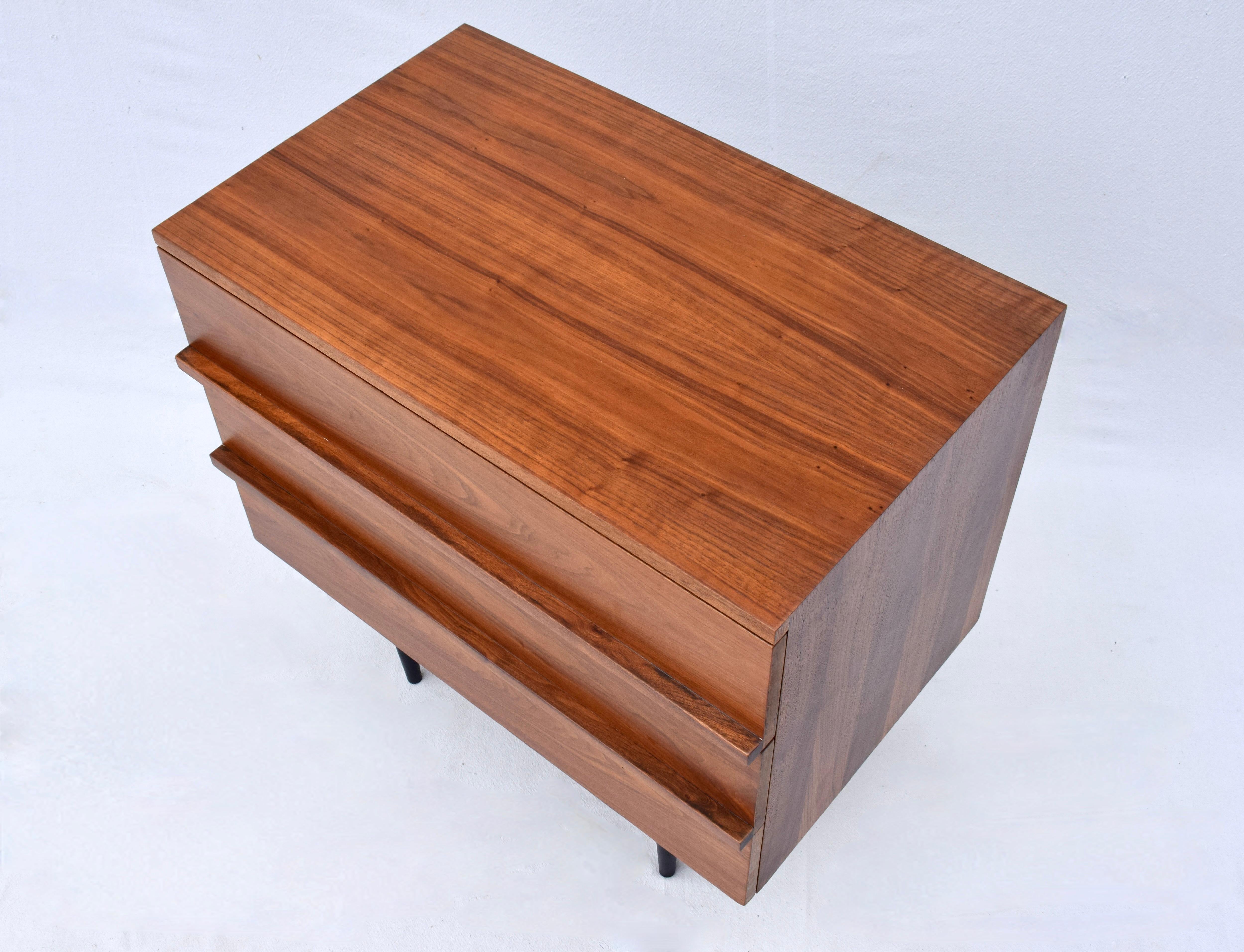 Mel Smilow, Chests of Drawers, Night Stands, Walnut, USA, 1950s For Sale 4