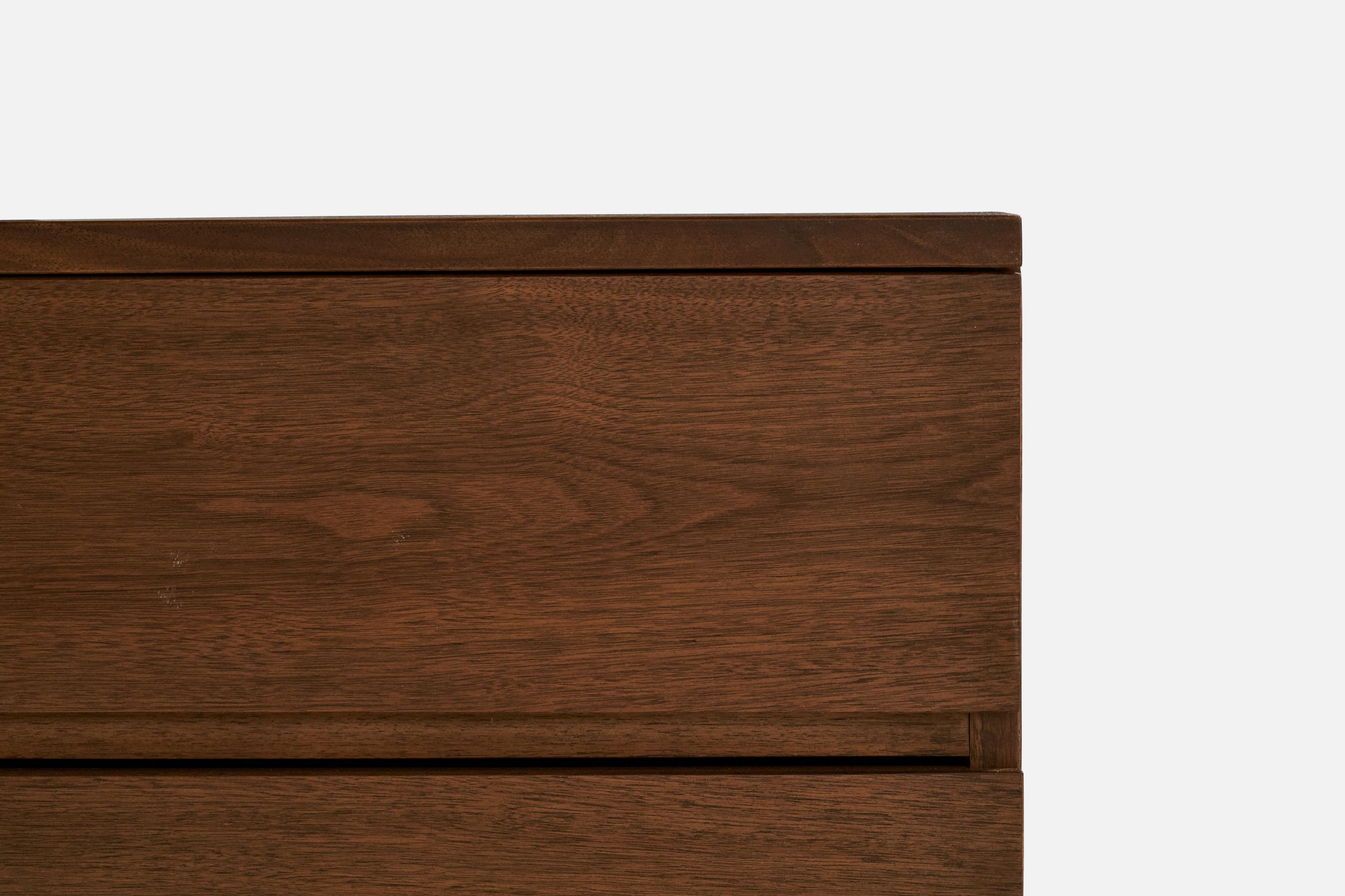 Mel Smilow, Chests of Drawers, Walnut, USA, 1950s In Good Condition For Sale In High Point, NC