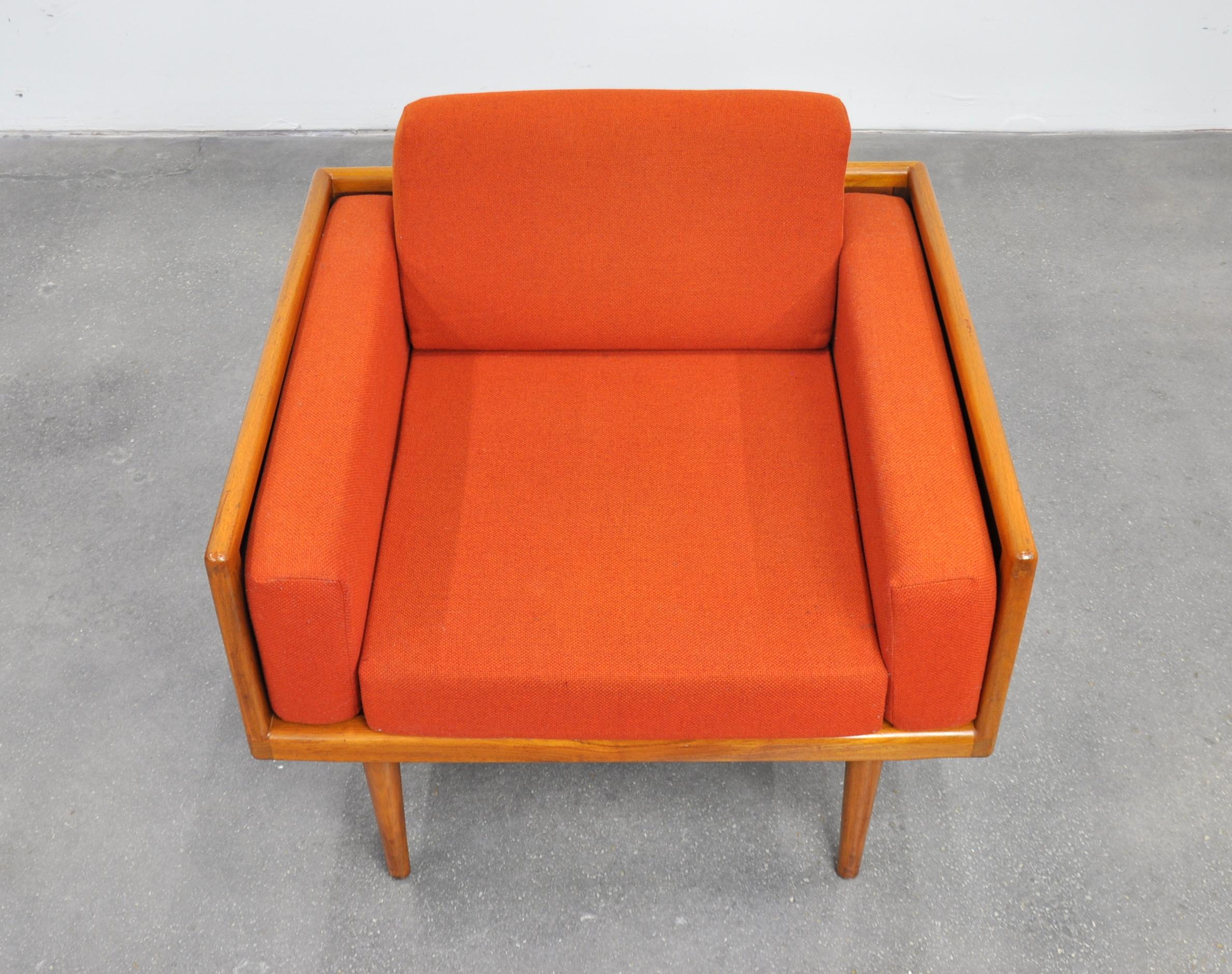 Mel Smilow for Smilow-Thielle Walnut Case Sofa and Lounge Chair Set 10