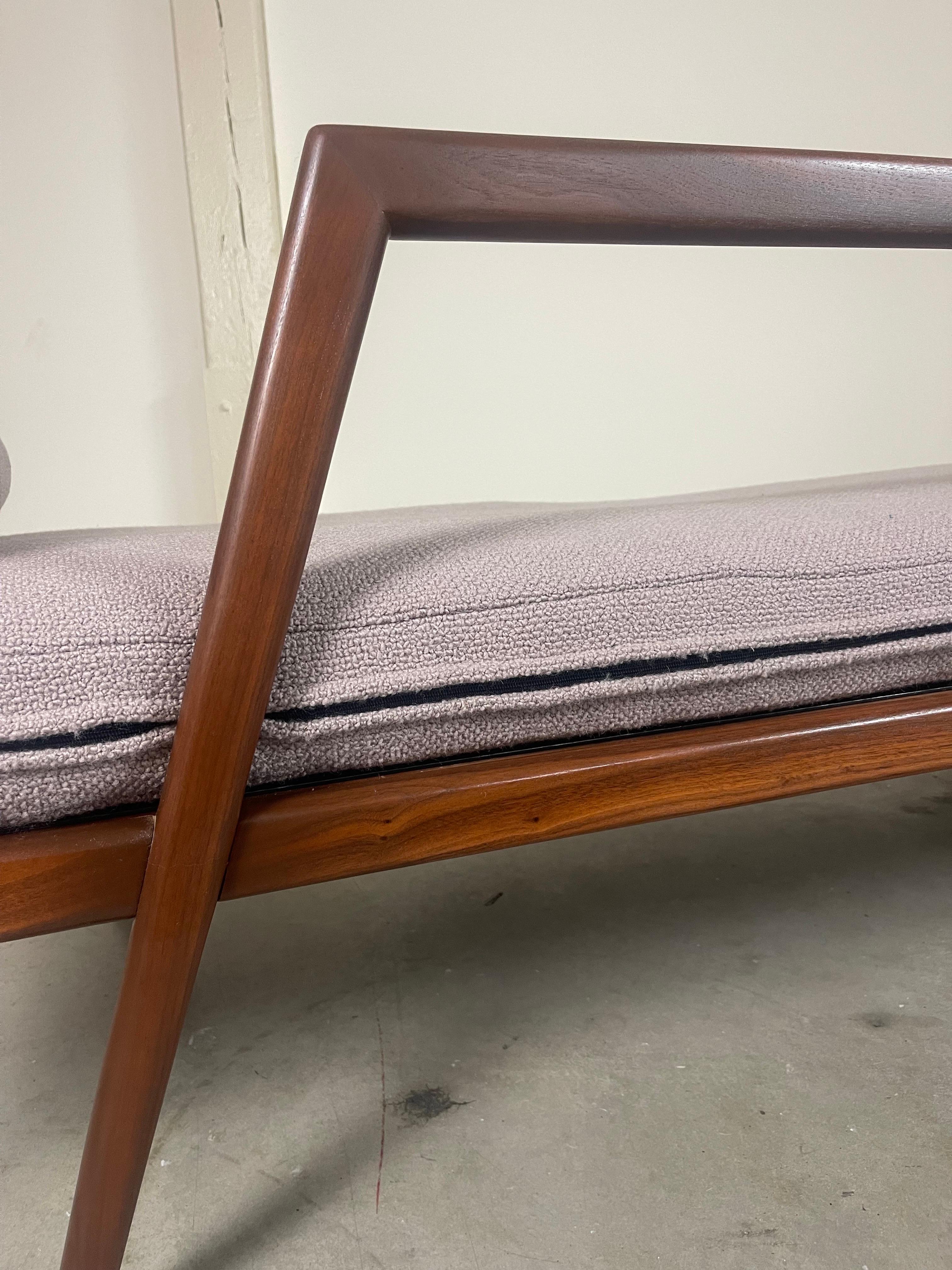 Mel Smilow for Smilow Thielle Walnut Daybed In Excellent Condition In Providence, RI