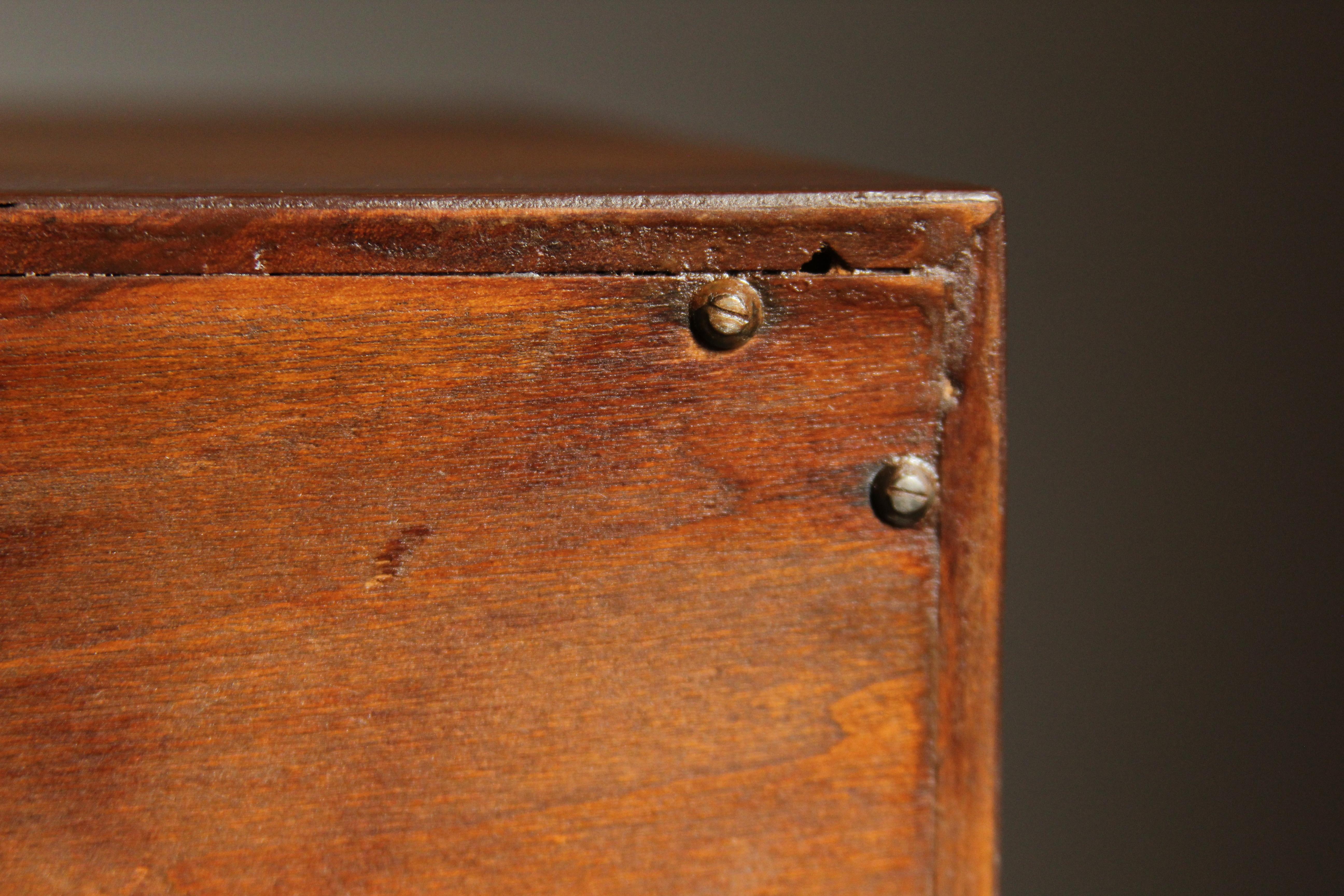 Cassettiera in noce e ferro di Mel Smilow per Red Lion Furniture, anni '50 in vendita 4