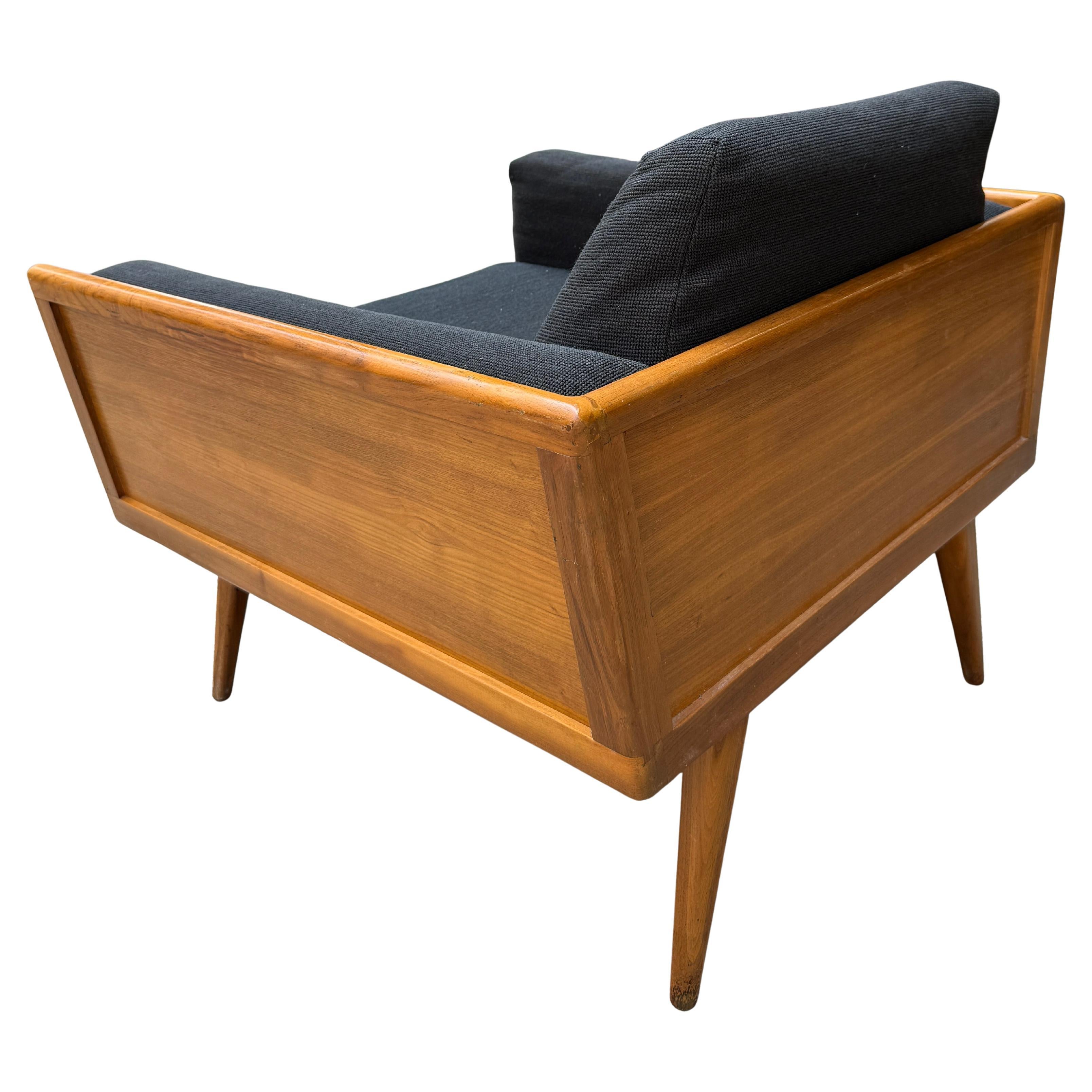 Silla de salón Mel Smilow de nogal, años 50 Moderno de mediados de siglo en venta