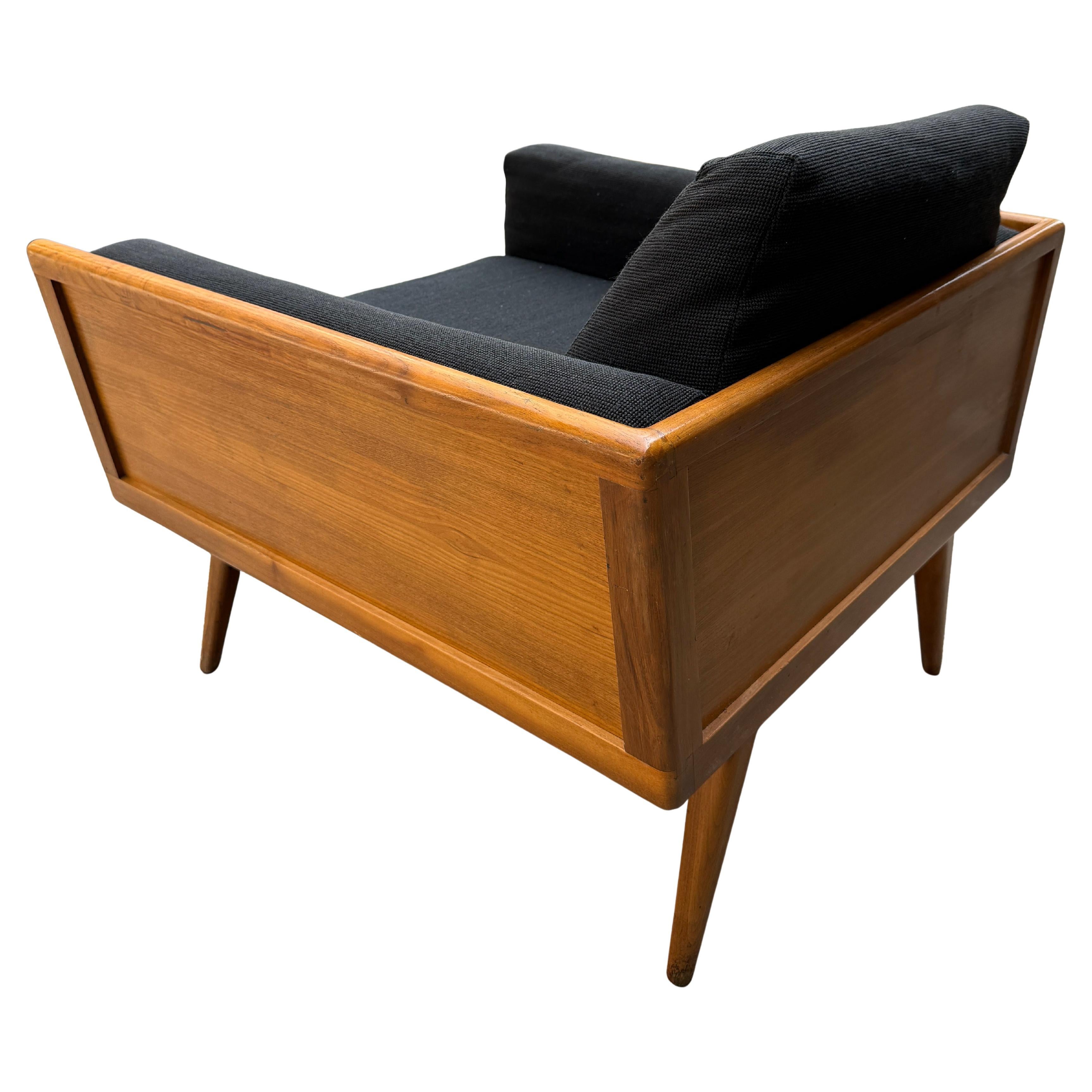 Silla de salón Mel Smilow de nogal, años 50 Estadounidense en venta