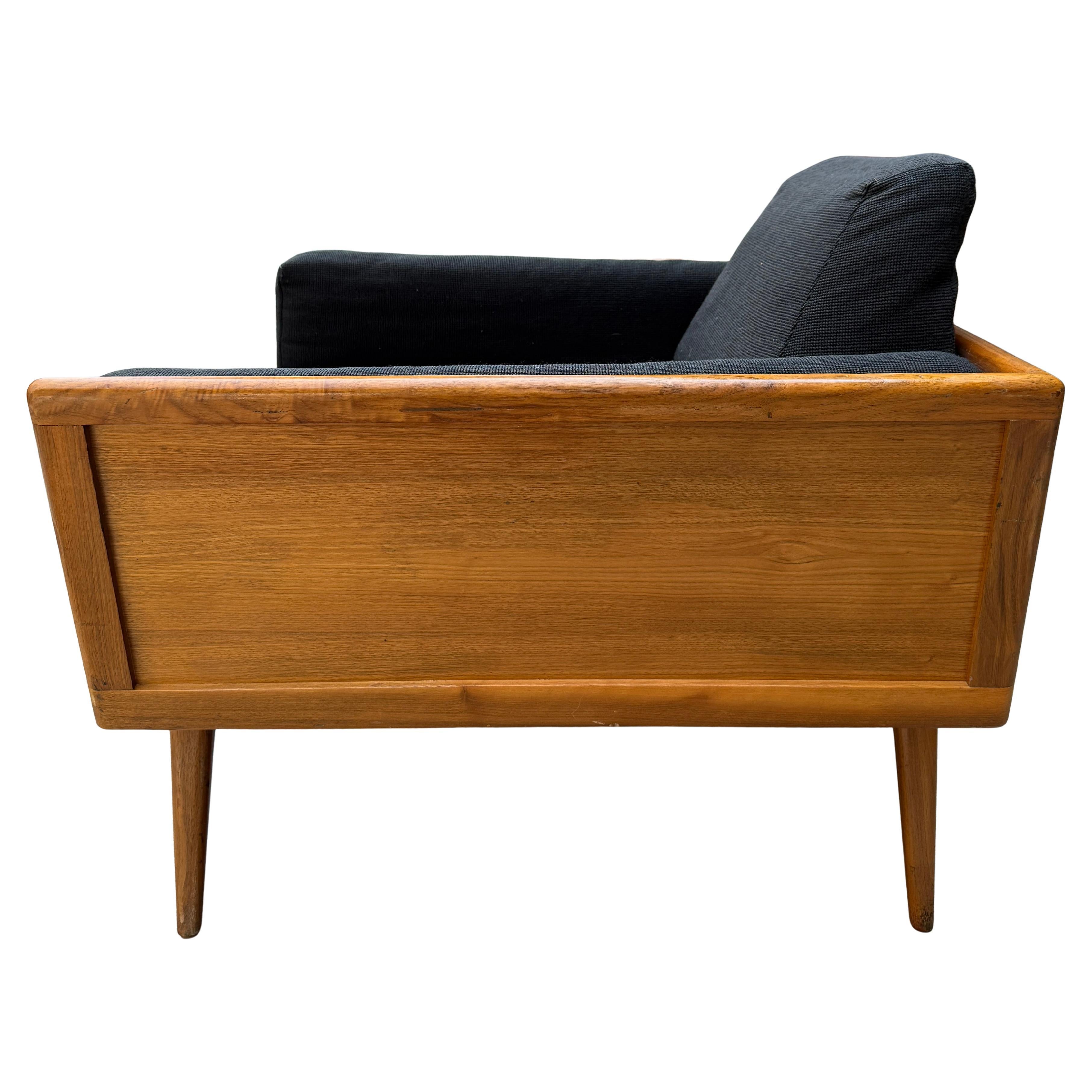 Silla de salón Mel Smilow de nogal, años 50 siglo XX en venta