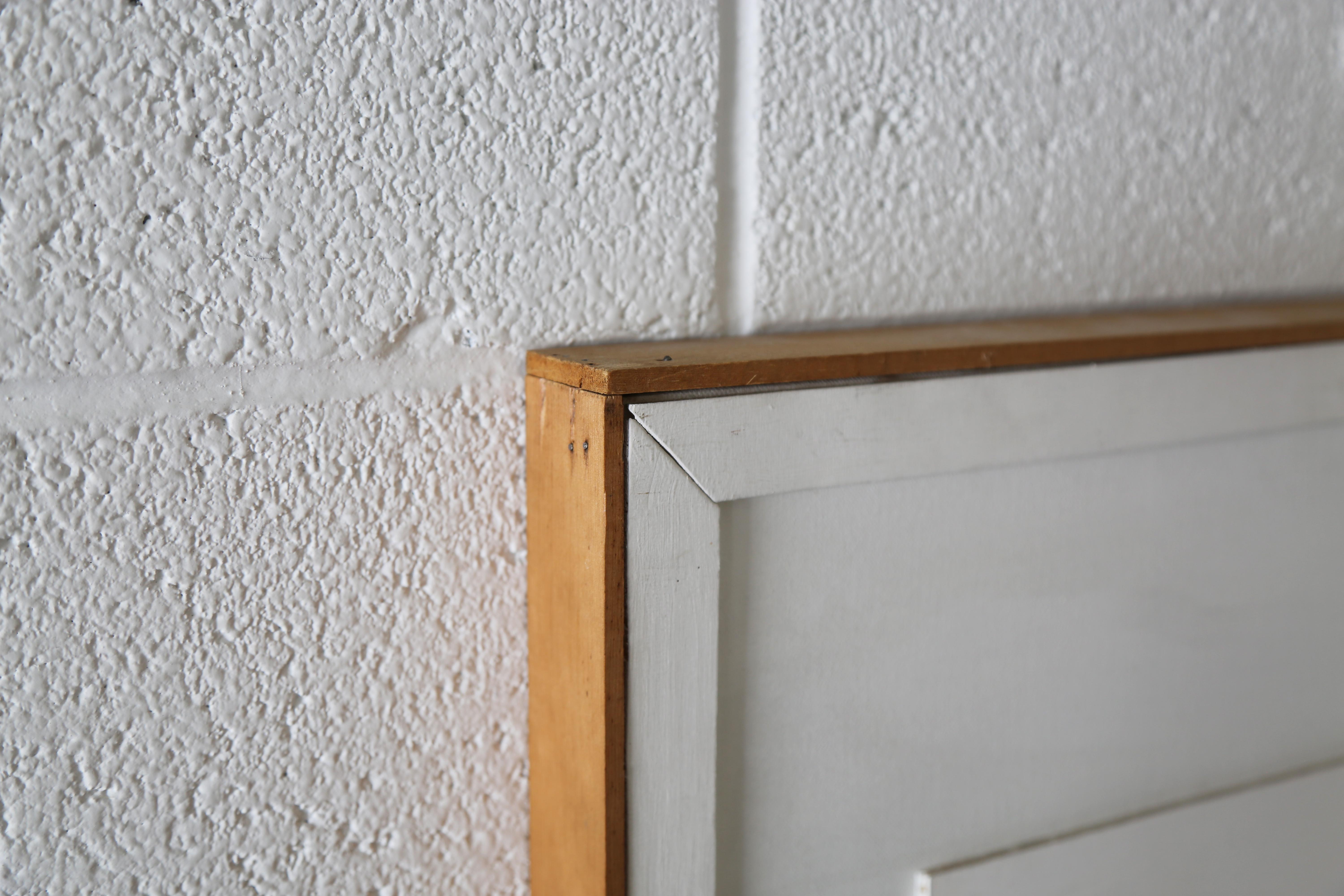 Mel Smilow Weißes abstraktes Ölgemälde auf Leinwand, Assemblage 1988 (amerikanisch) im Angebot