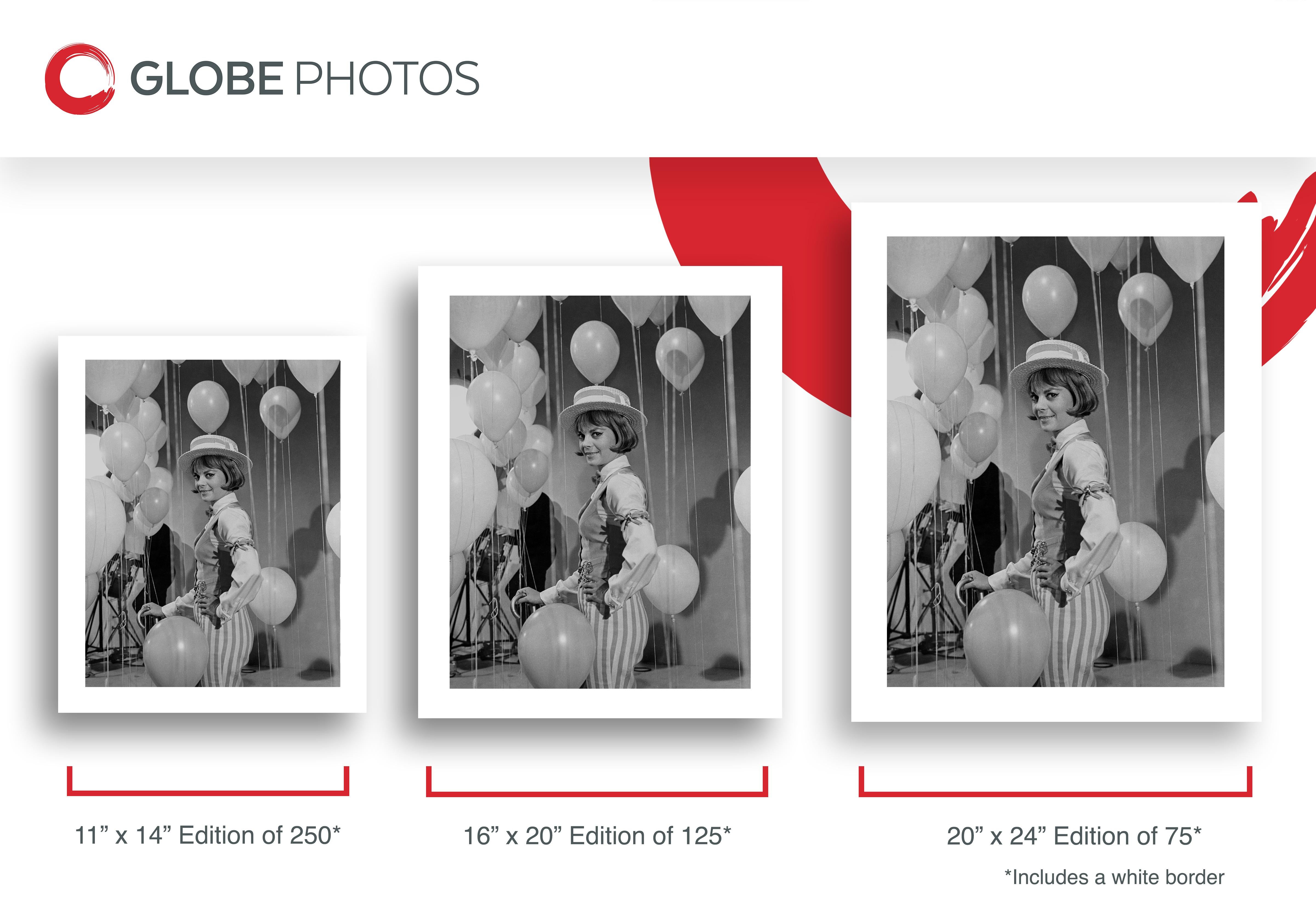 Bois Natalie avec ballons en vente 1