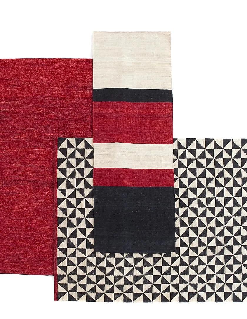 tapis de course 'Mélange Color 3' par Sybilla pour Nanimarquina.

Exécuté en 100% laine afghane tissée à la main. melange est la combinaison parfaite entre tradition et modernité, artisanat et design, passé et futur. La simplification des motifs