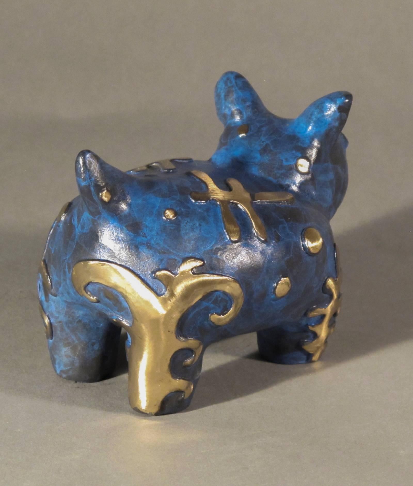 Tina Begay in the Cornfield at Wide Ruins, Bronze von Melanie Yazzie rez Hundeblau, Tina Begay im Angebot 5