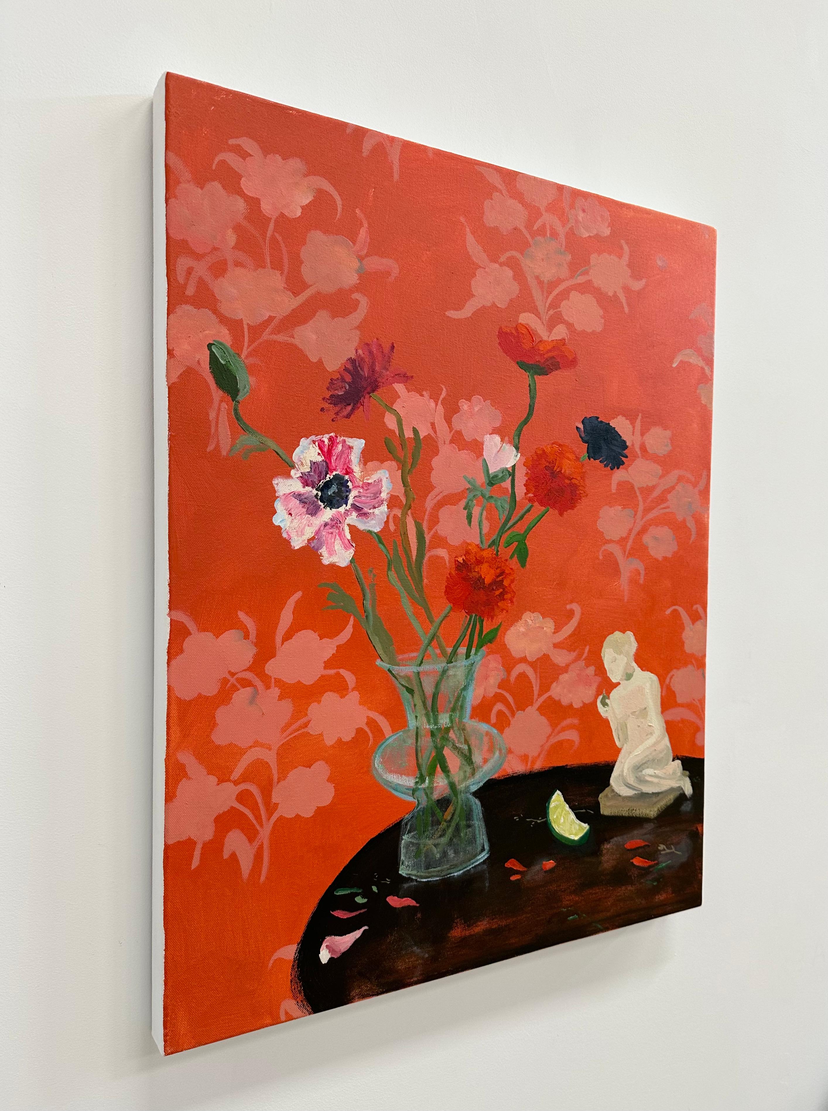 Fig in Hand, intérieur botanique rouge vif, fleurs, figure féminine, citron vert - Contemporain Painting par Melanie Parke