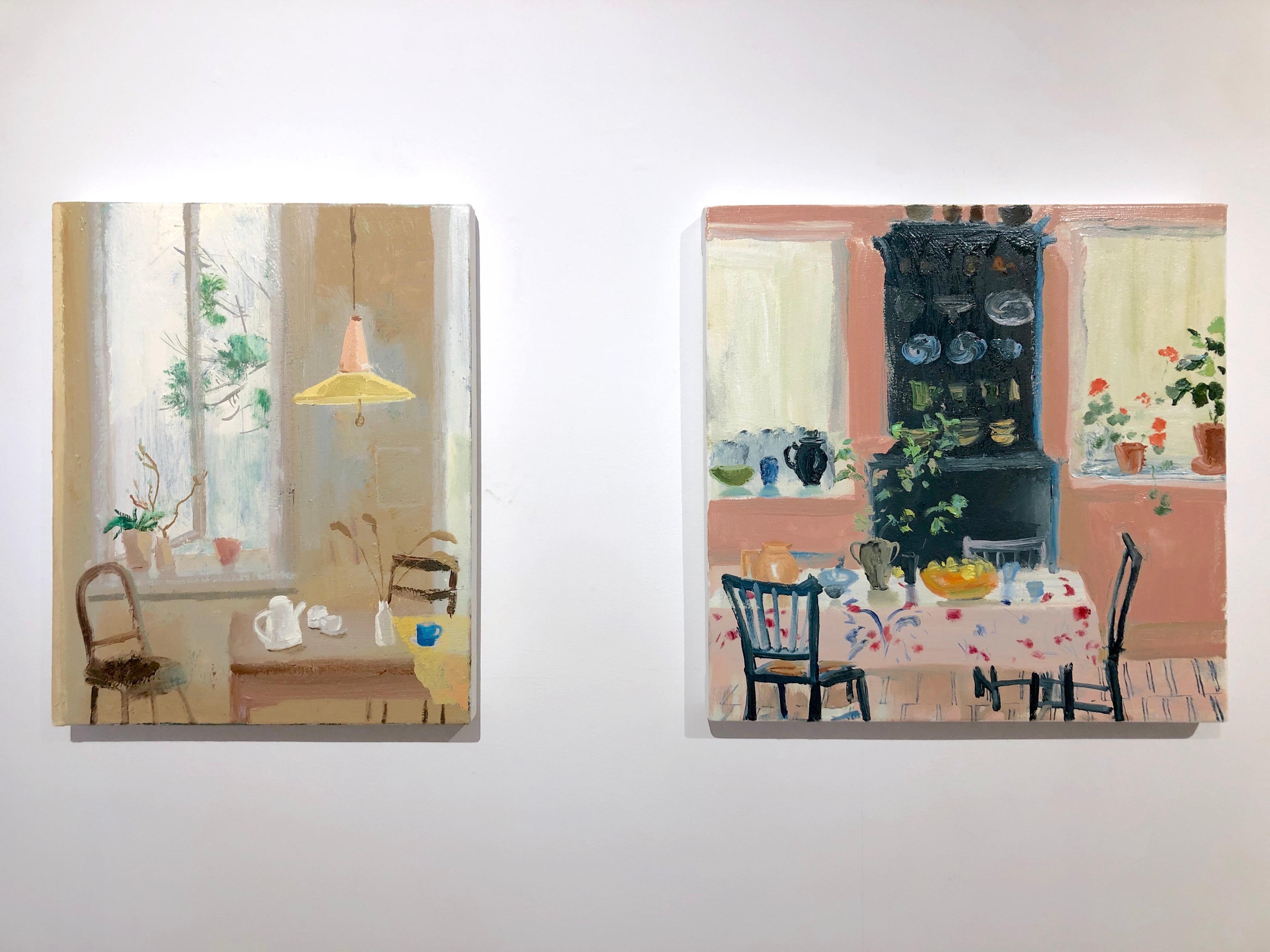 Les images de Melanie Parke représentant des tables de cuisine rustiques, des étagères à vaisselle, des entrées et des recoins de fenêtres se rassemblent pour suggérer des lieux de rencontre confortables et des moments de détente bienvenus.
 
Avec