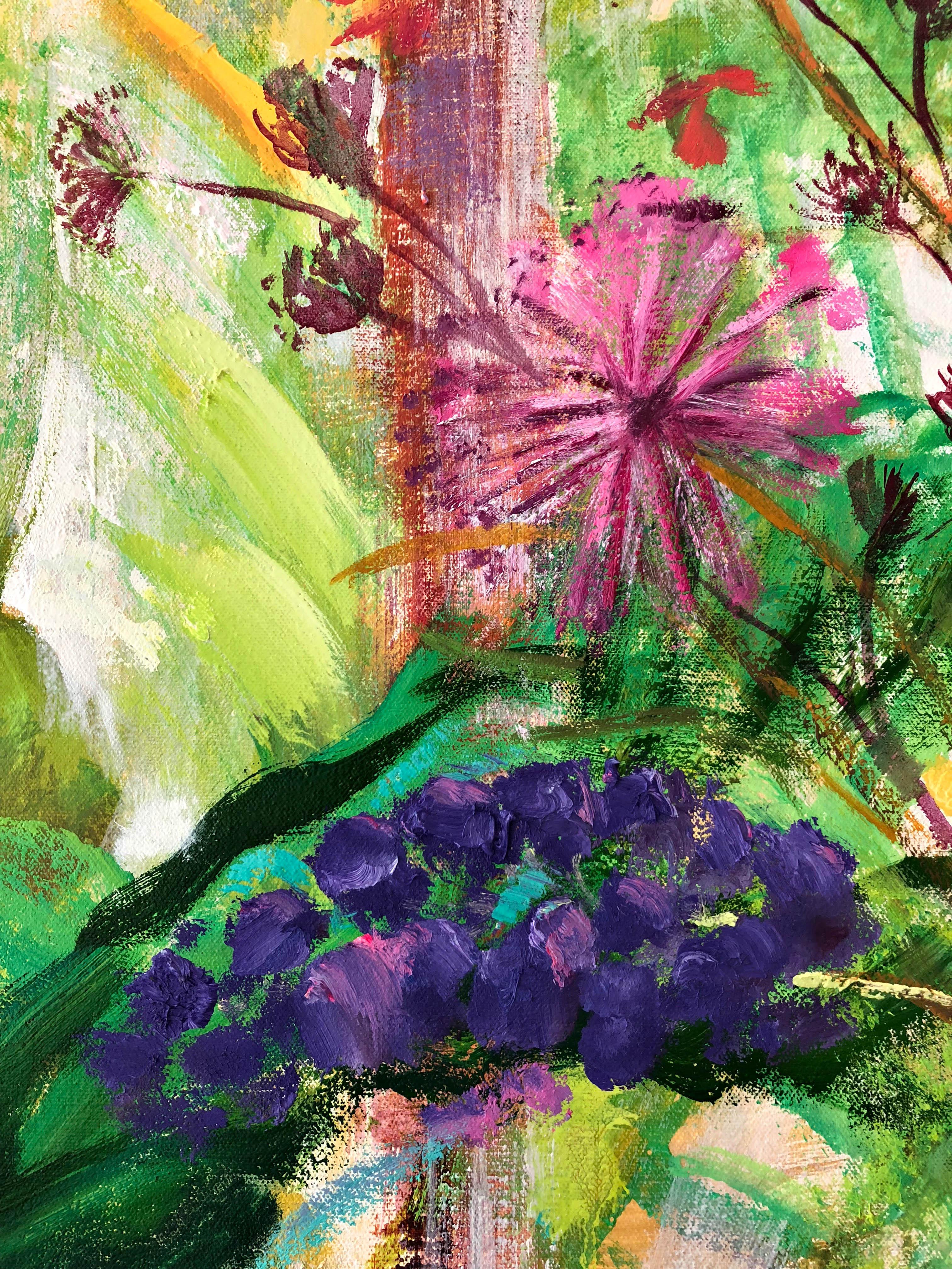 The Flower of My Secret - Fleurs violettes - Dining Botanical, 2020 - Beige Still-Life Painting par Melanie Parke