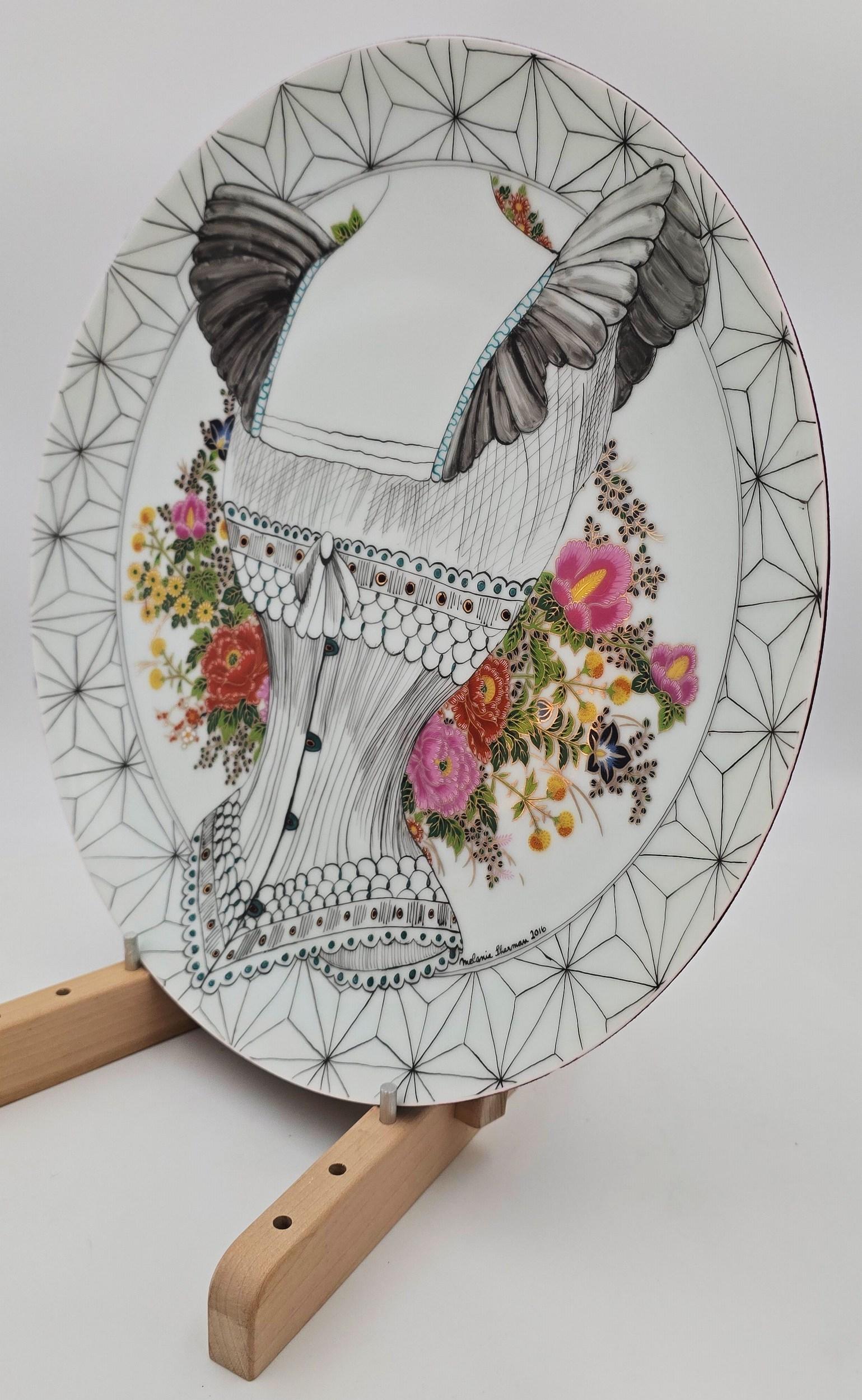 Grande piatto da portata Corsetto (Dipinto a mano, Barocco, Rococò, Femminile, Caldo, ~30% OFF) - Sculpture di Melanie Sherman