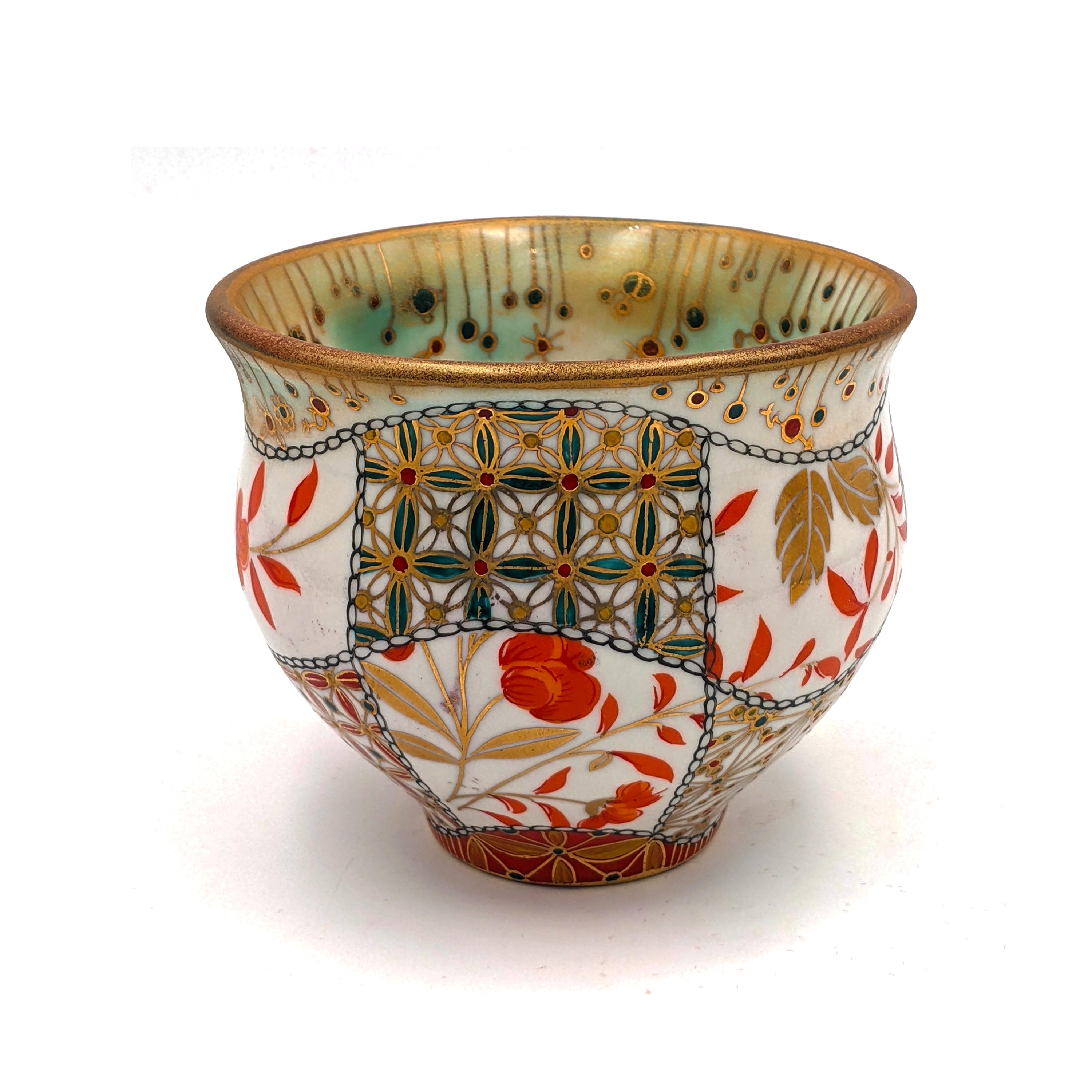 Tu Me Connais - Yunomi (MADE TO ORDER) (Hand-painted, hand-made, porcelain)