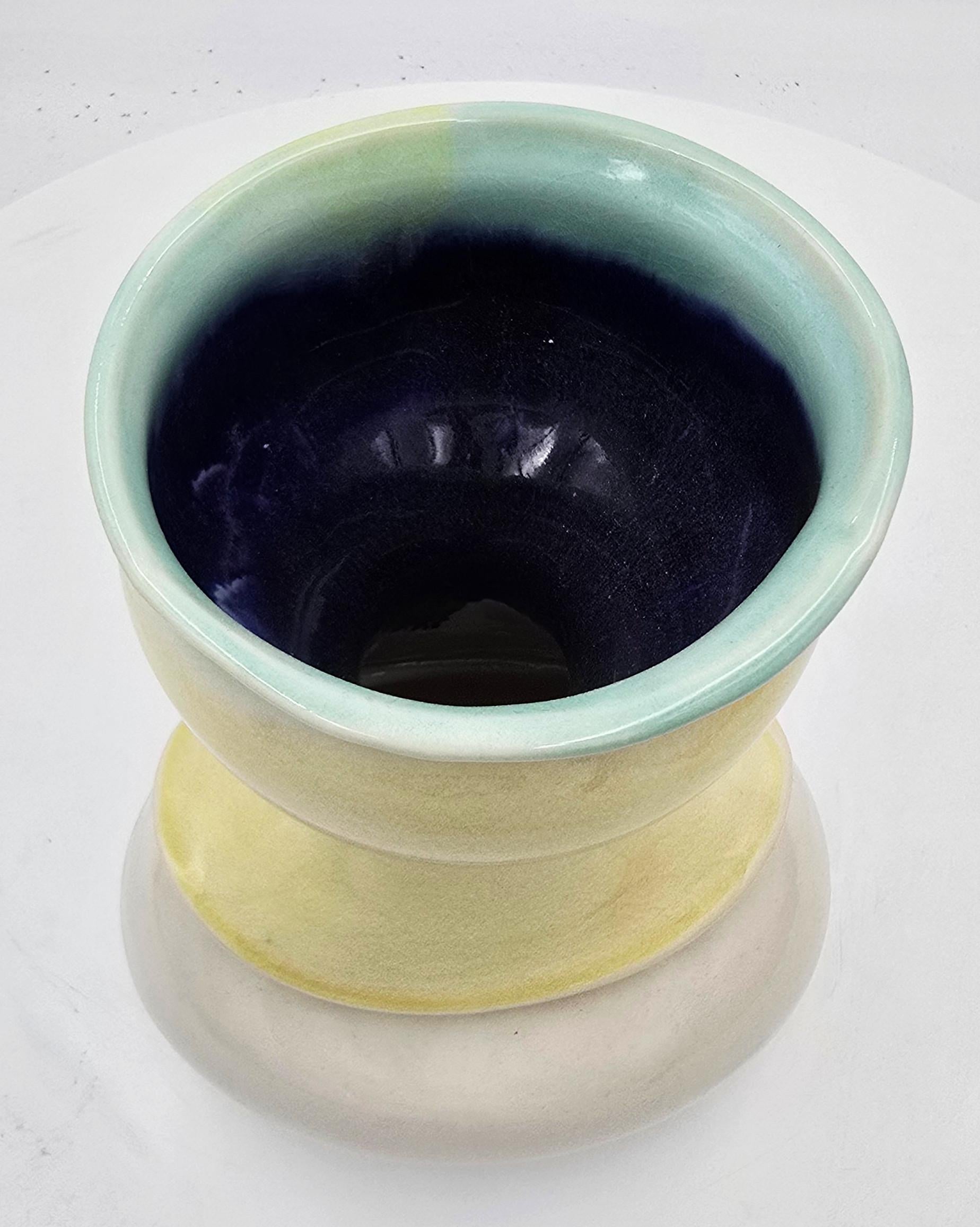 Vase fait à la main, pastel, tons chauds, lisse, courbé, ~47% OFF - ÉTAT LIMITÉ en vente 4