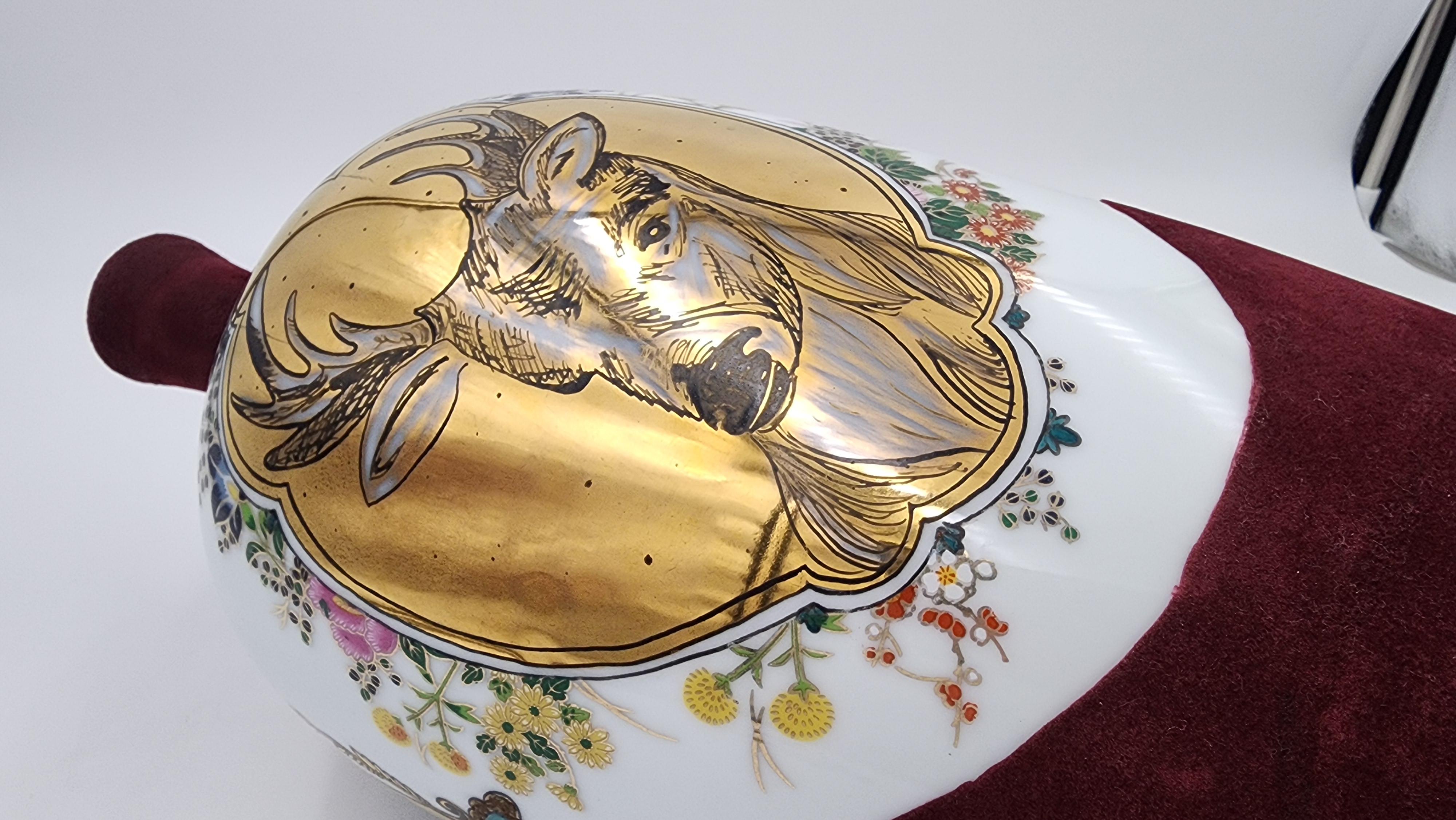 Vaso con gufo, Koi e cervo in vendita 3