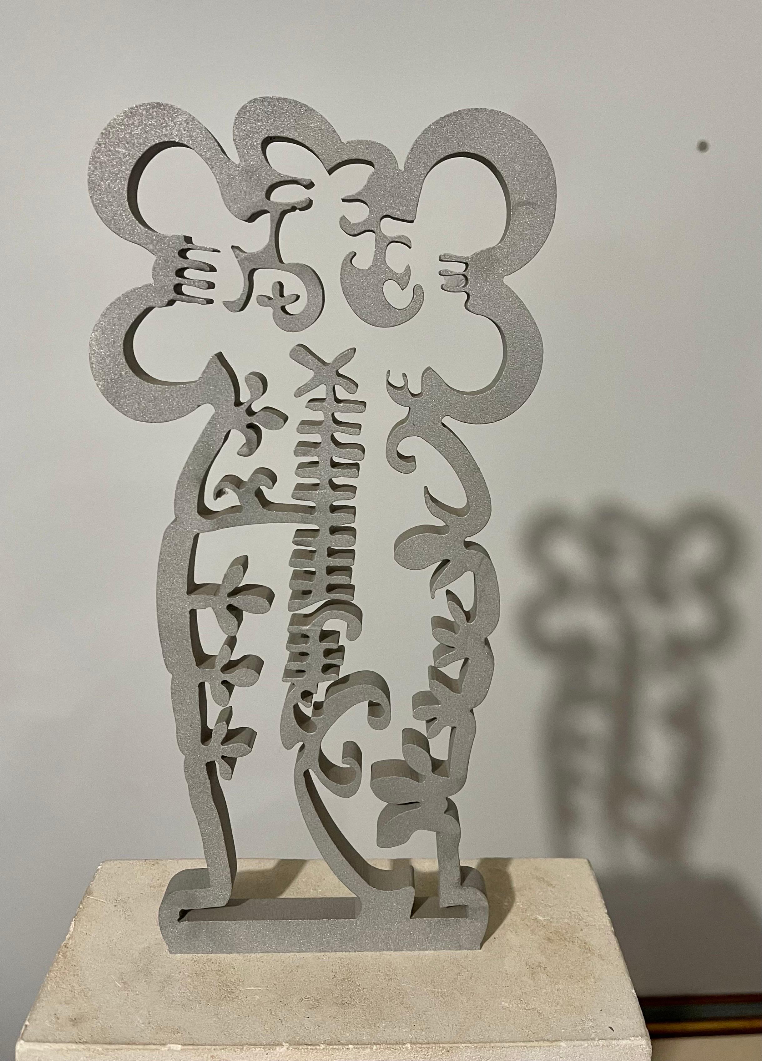 Abstrakte Metallskulptur Navajo Native American Indian Art Frau Pollenhalterin aus Metall im Angebot 3
