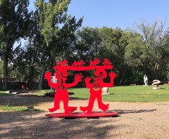 Two Minds Meeting, Melanie Yazzie große rote Skulptur, Tiere, Menschen, Navajo