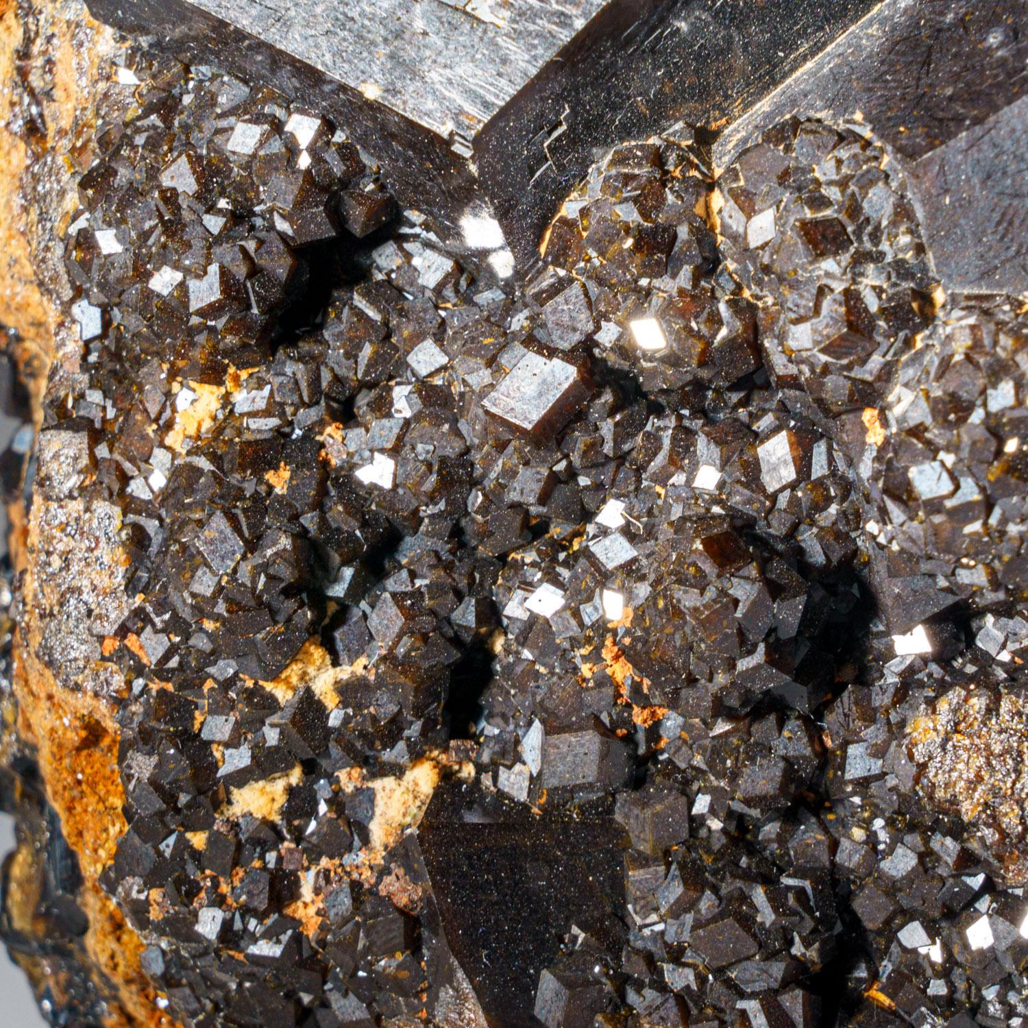 Contemporary Melanite Garnet Crystal from Ojos Españoles Mine, Chihuahua, Mexico For Sale