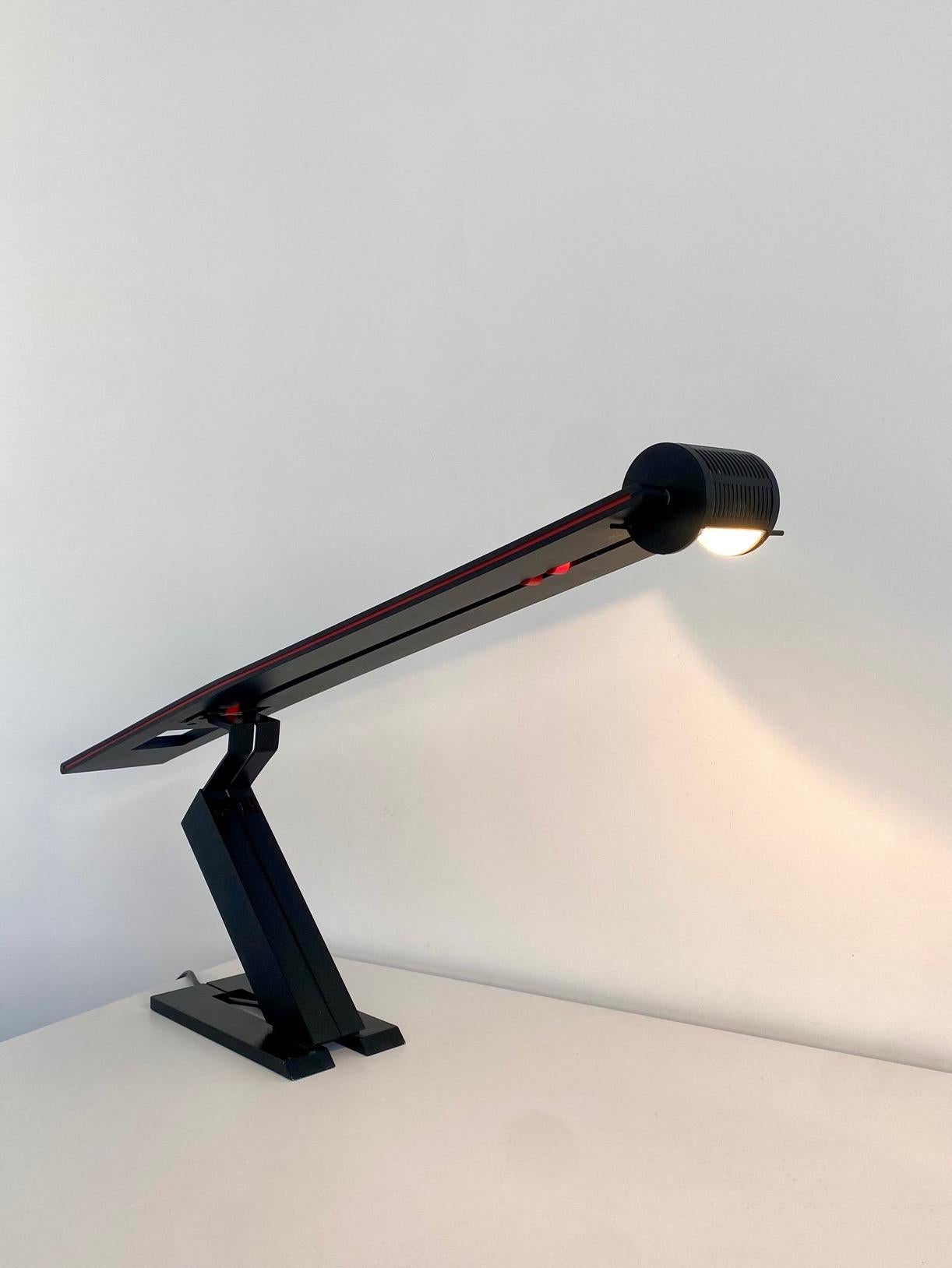 Melanos Table Lamp by Mario Botta for Artemide, 1980s In Good Condition For Sale In PARIS, FR