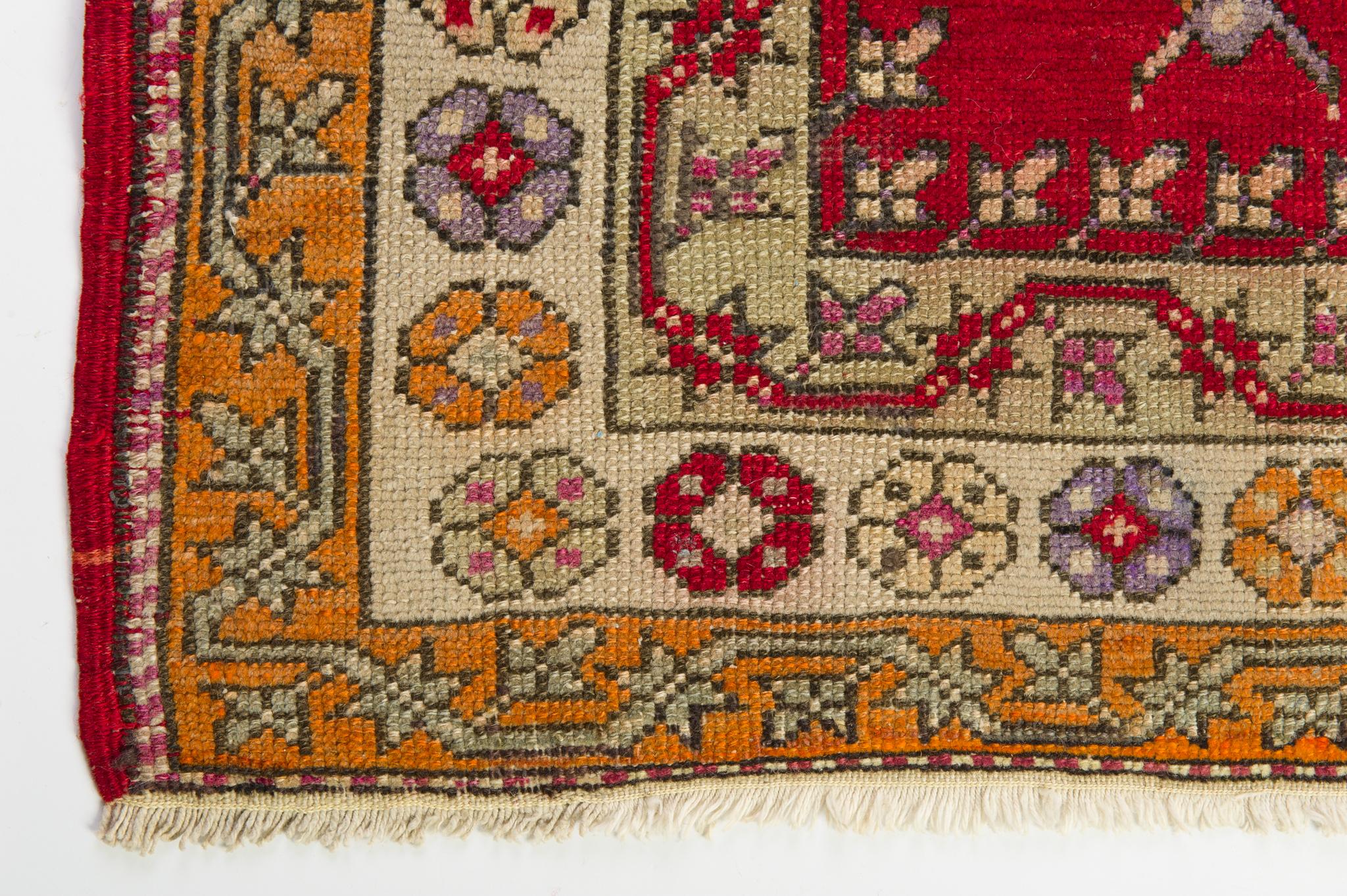 Wool MELAS Prayer Niche Carpet For Sale