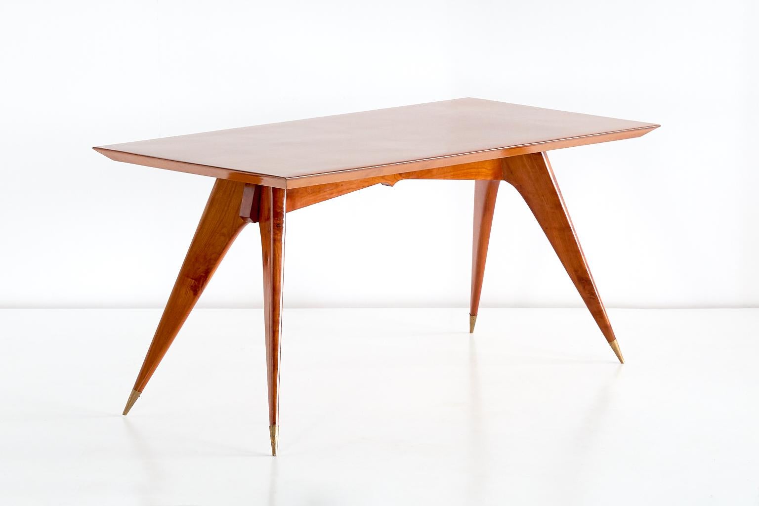 Melchiorre Bega Dining Table in Walnut and Brass, Italy, Early 1950s In Good Condition In The Hague, NL