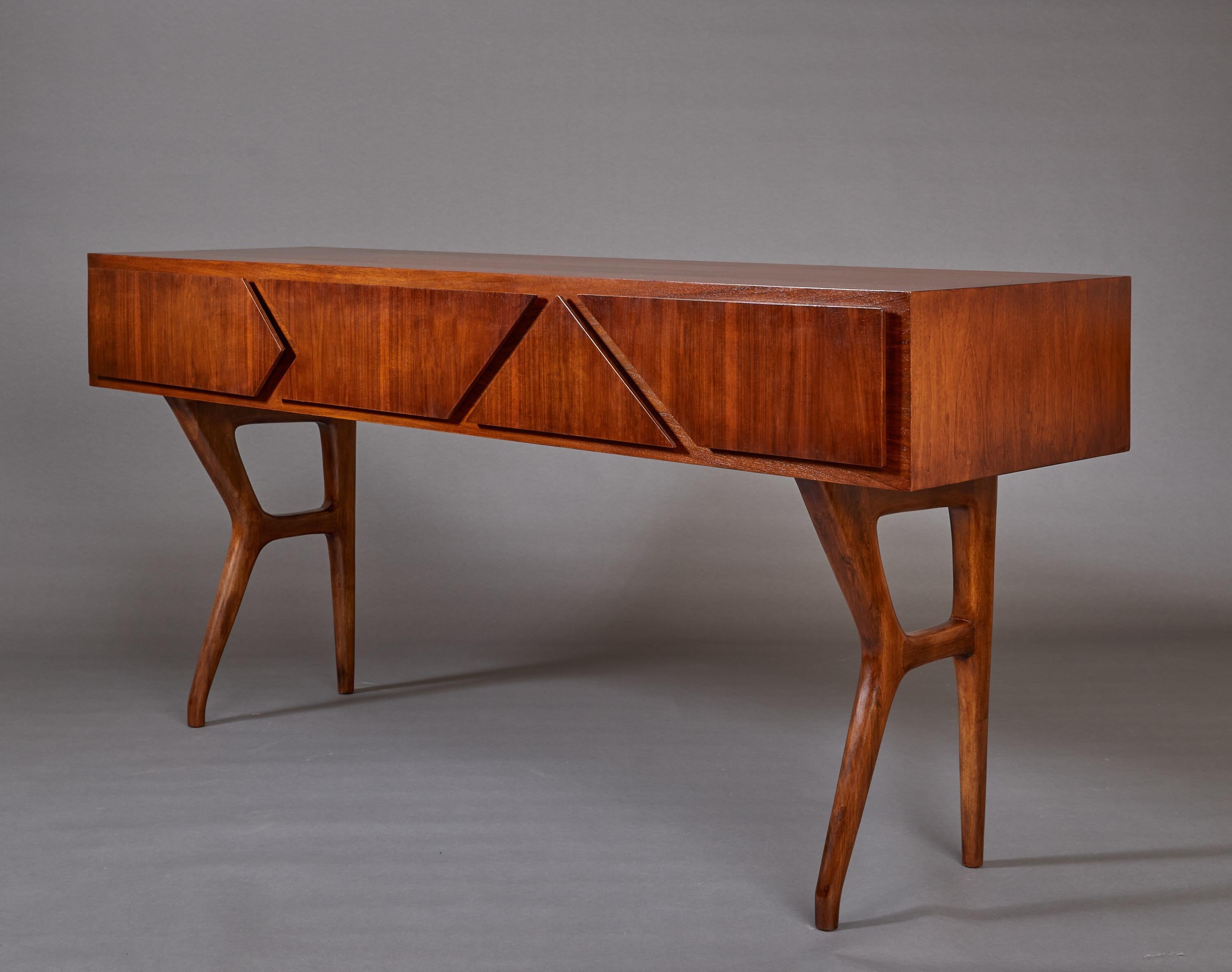 Melchiorre Bega: Important Geometric Four Drawer Console in Walnut, Italy 1950s 2