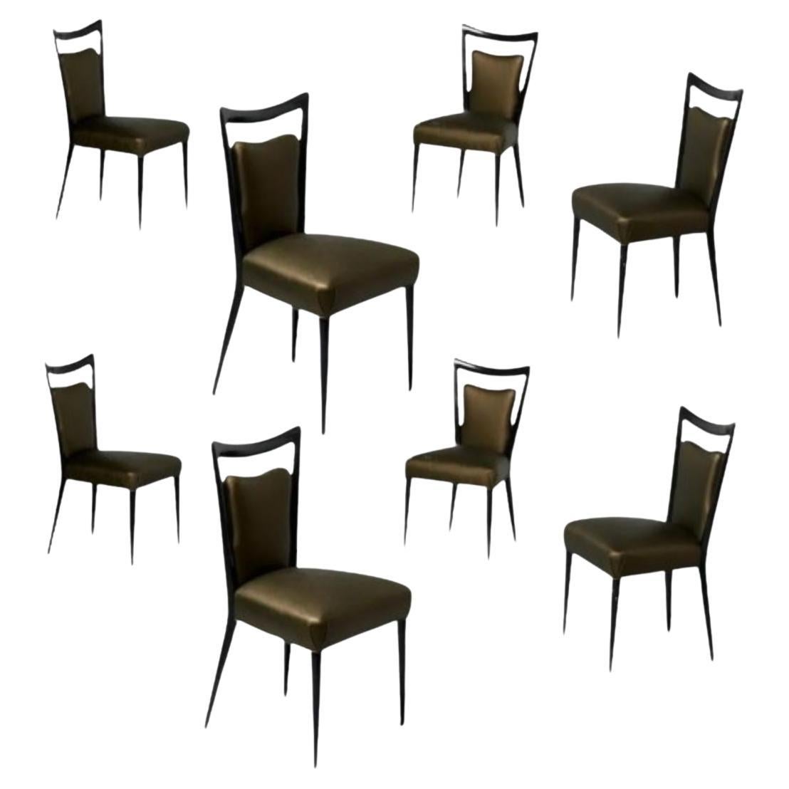 Melchiorre Bega, modernité italienne du milieu du siècle, huit chaises de salle à manger, laqué noir en vente