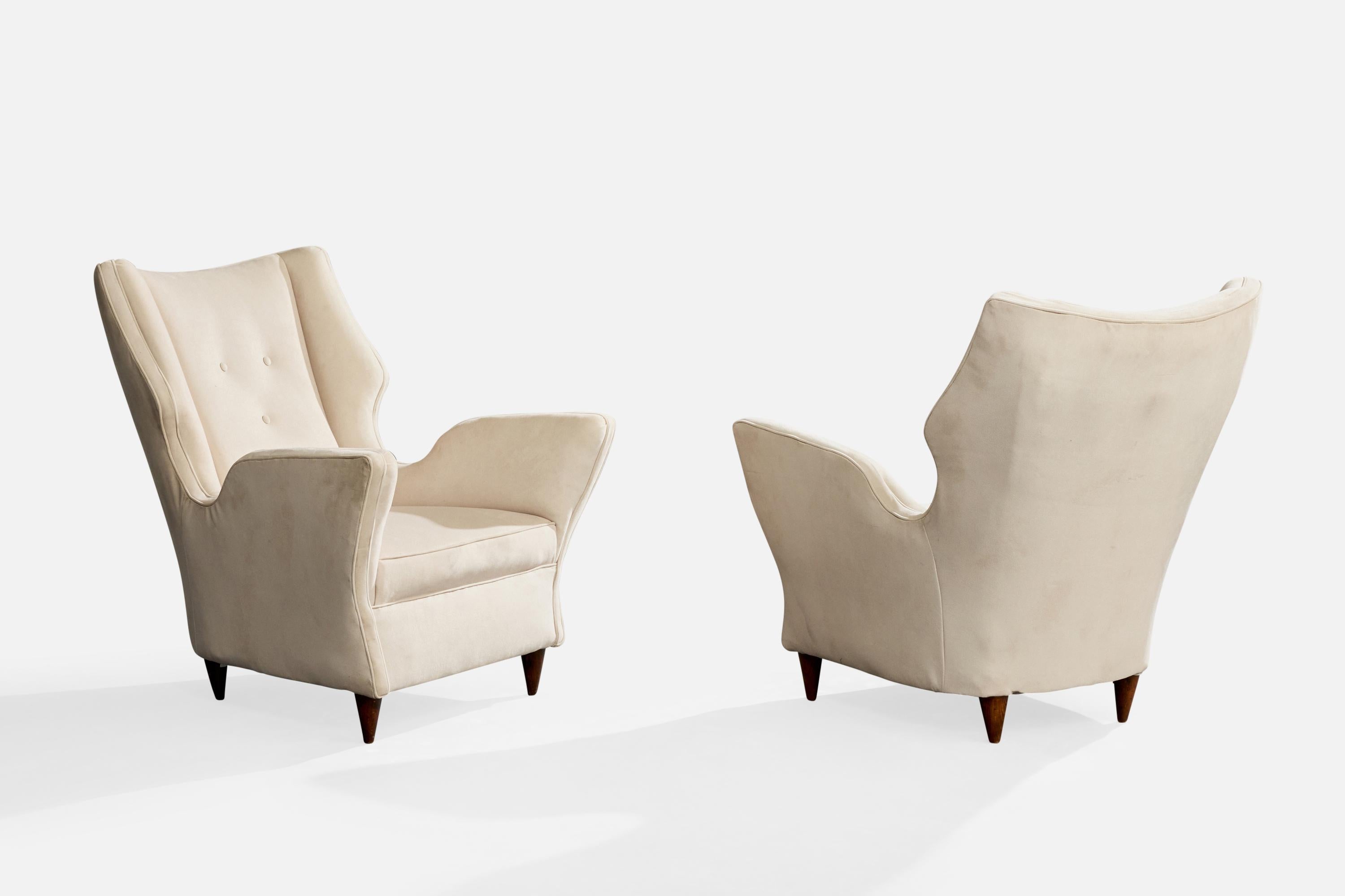 Melchiorre Bega, Loungestühle, Stoff, Nussbaum, Italien, 1950er Jahre (Moderne der Mitte des Jahrhunderts) im Angebot