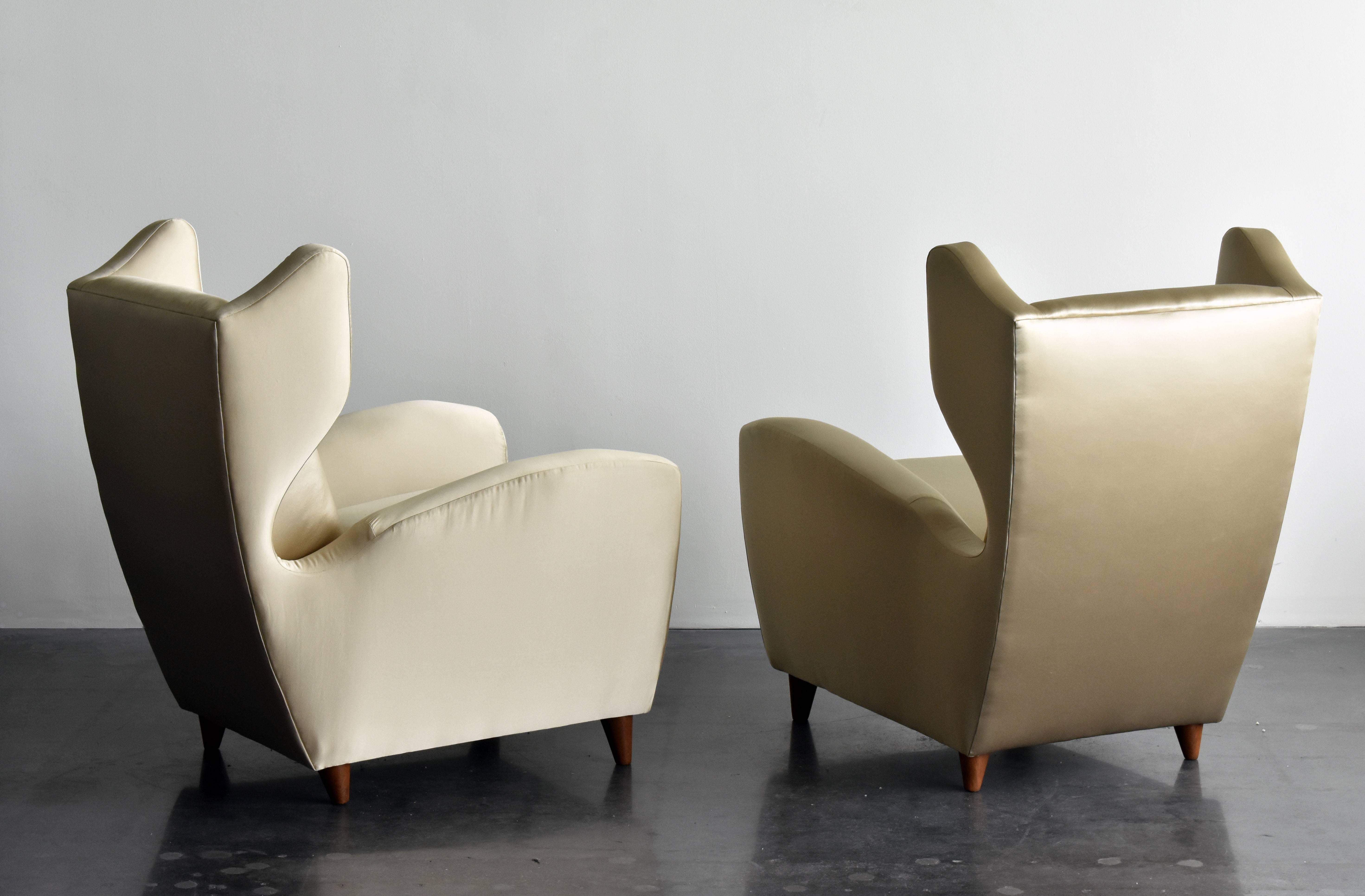 Melchiorre Bega, Lounge or Wingback Chairs in Light Gold Fabric, Italy, 1950s In Good Condition For Sale In High Point, NC
