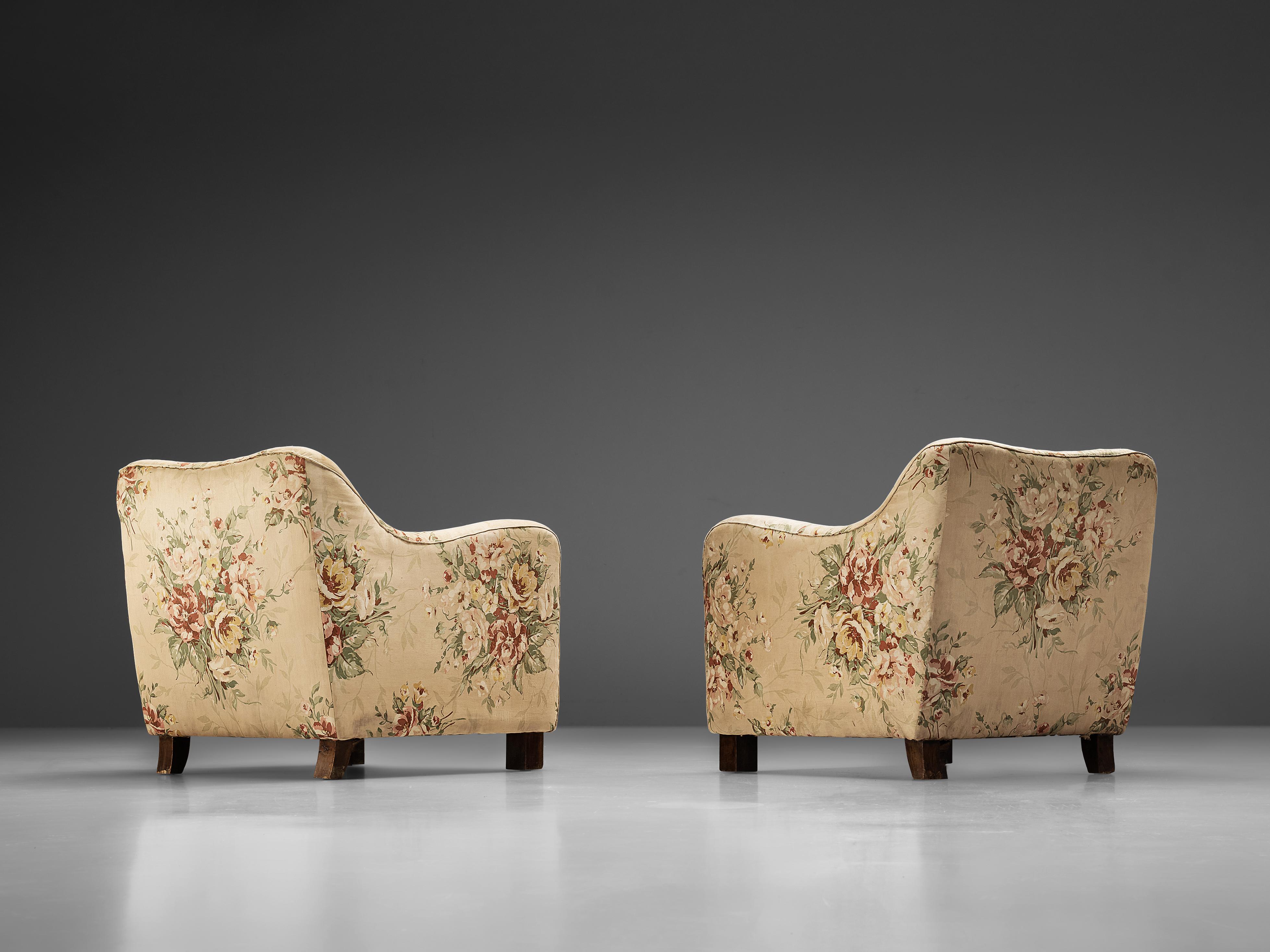 Melchiorre Bega Pair of Lounge Chairs and Ottoman in Floral Upholstery In Good Condition In Waalwijk, NL