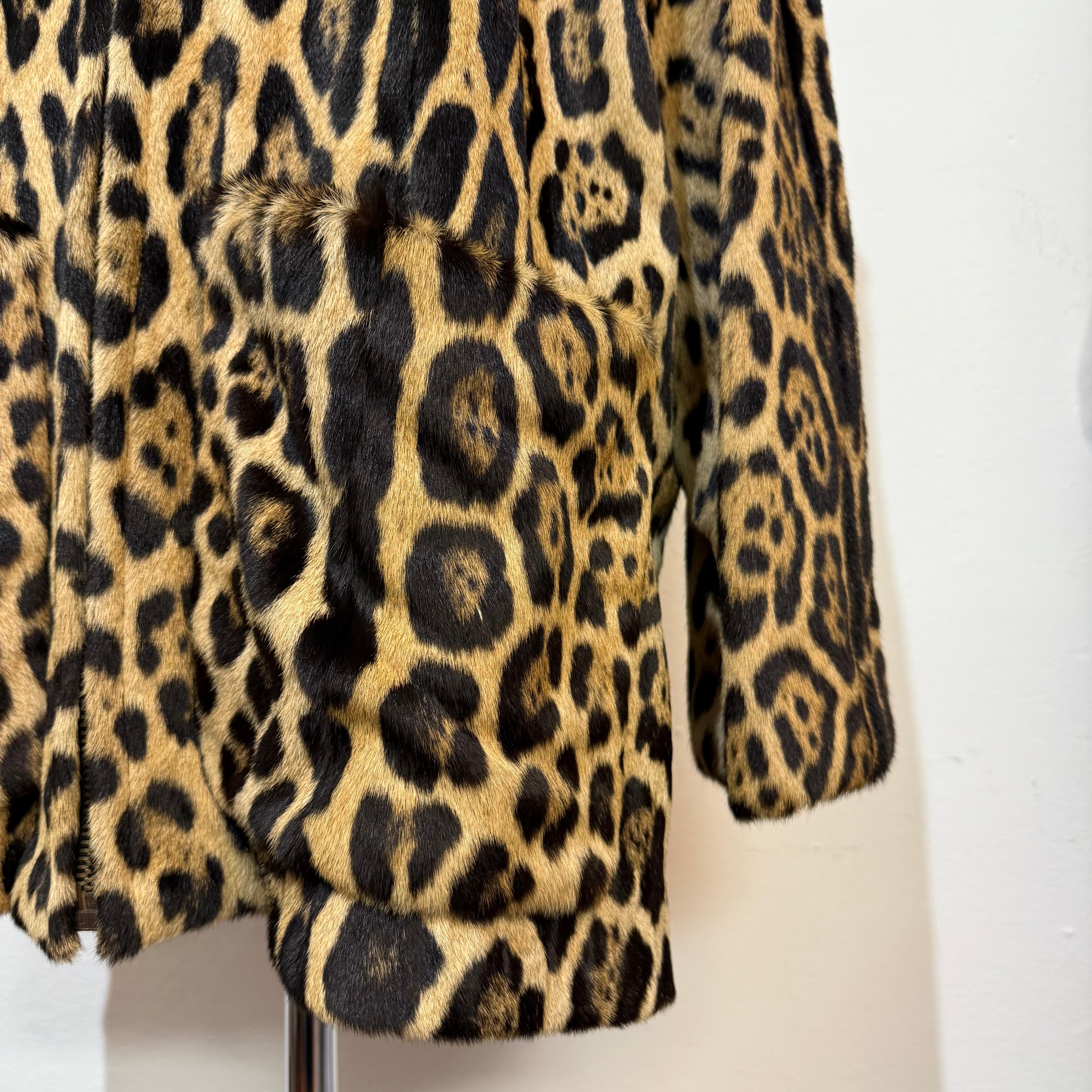 Melegari e Costa Montenapoleone Veste en vraie fourrure de léopard M/L Pour femmes en vente