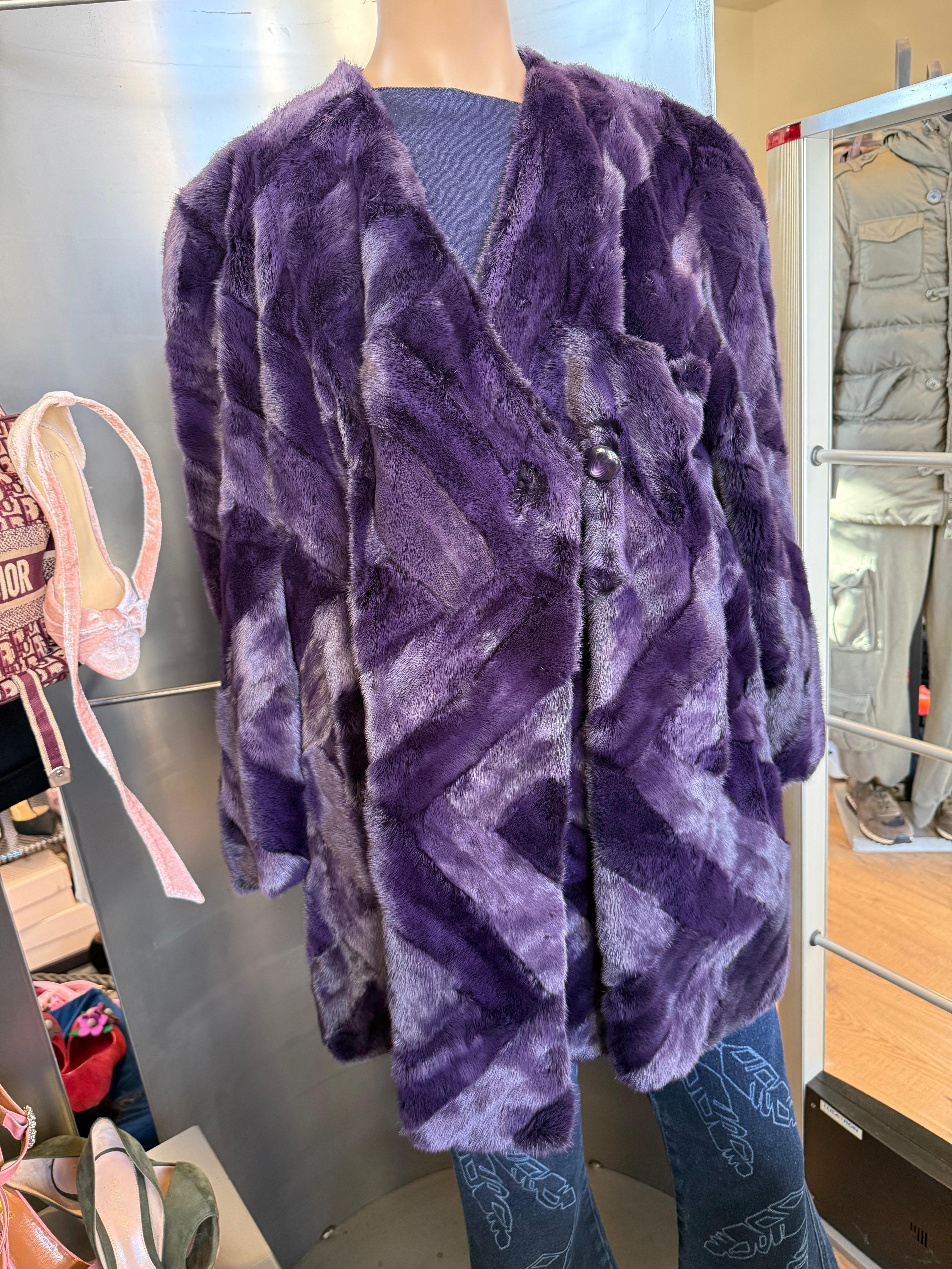 Melegari e Costa Montenapoleone Giacca in pelliccia di visone viola A.E.L. M. in vendita 4
