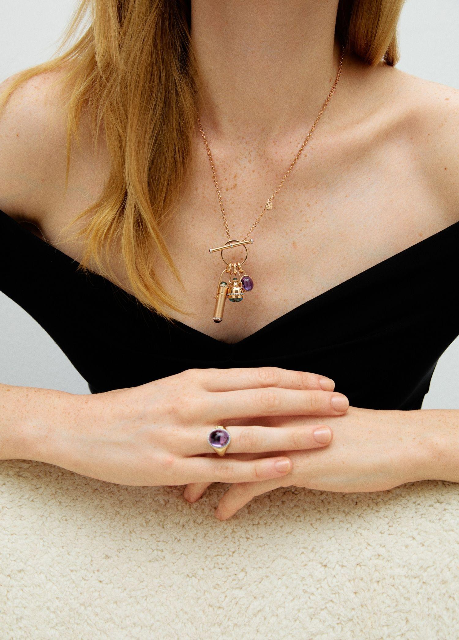 Taille cabochon Melie Jewelry Locket Ring en or 14 carats avec diamants et améthyste en vente