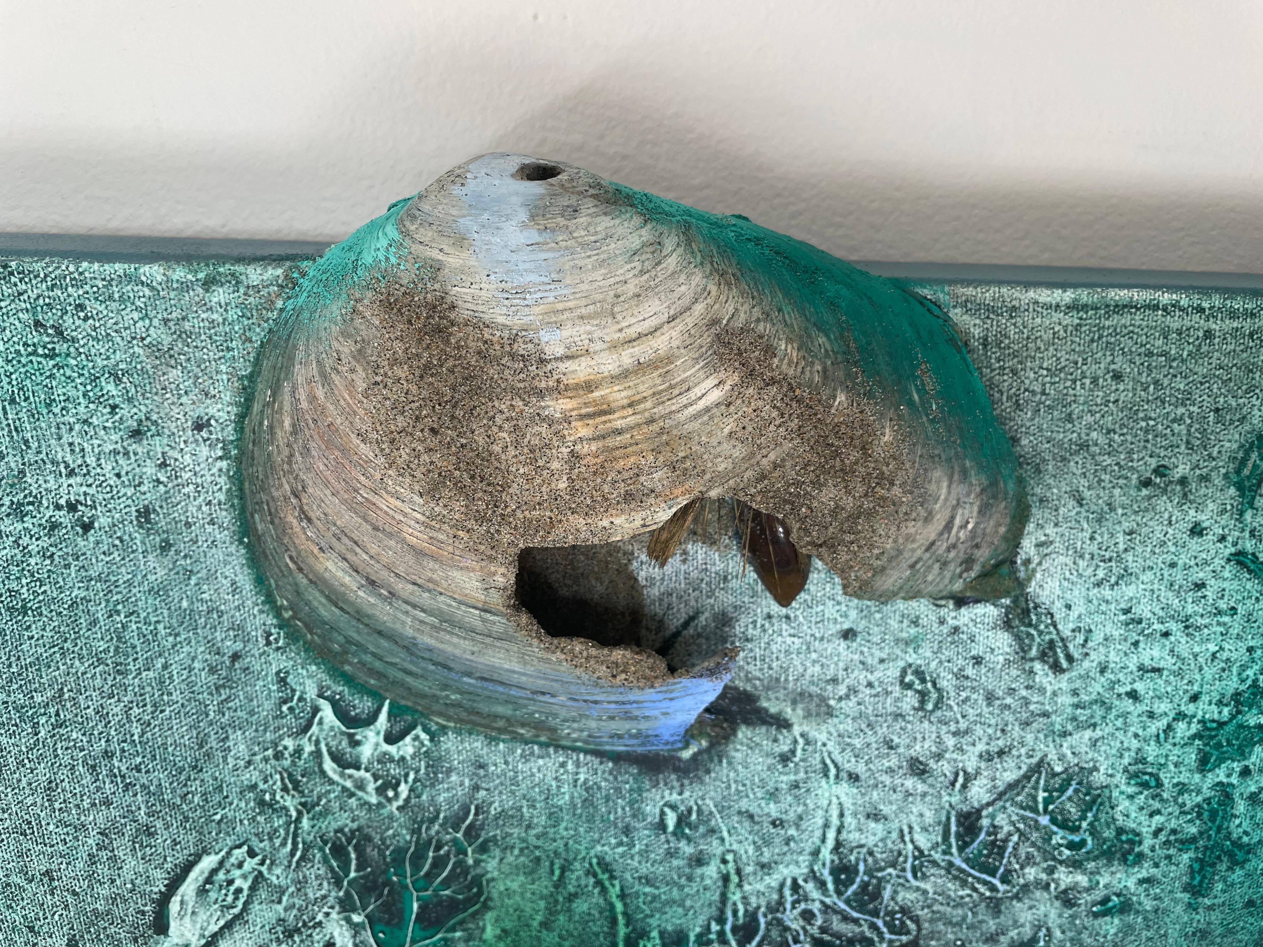 Auf See zwischen Fossilien und Satelliten 15 (Textur, organisch, biophil, Sand) (Blau), Abstract Painting, von Melisa Taylor Metzger