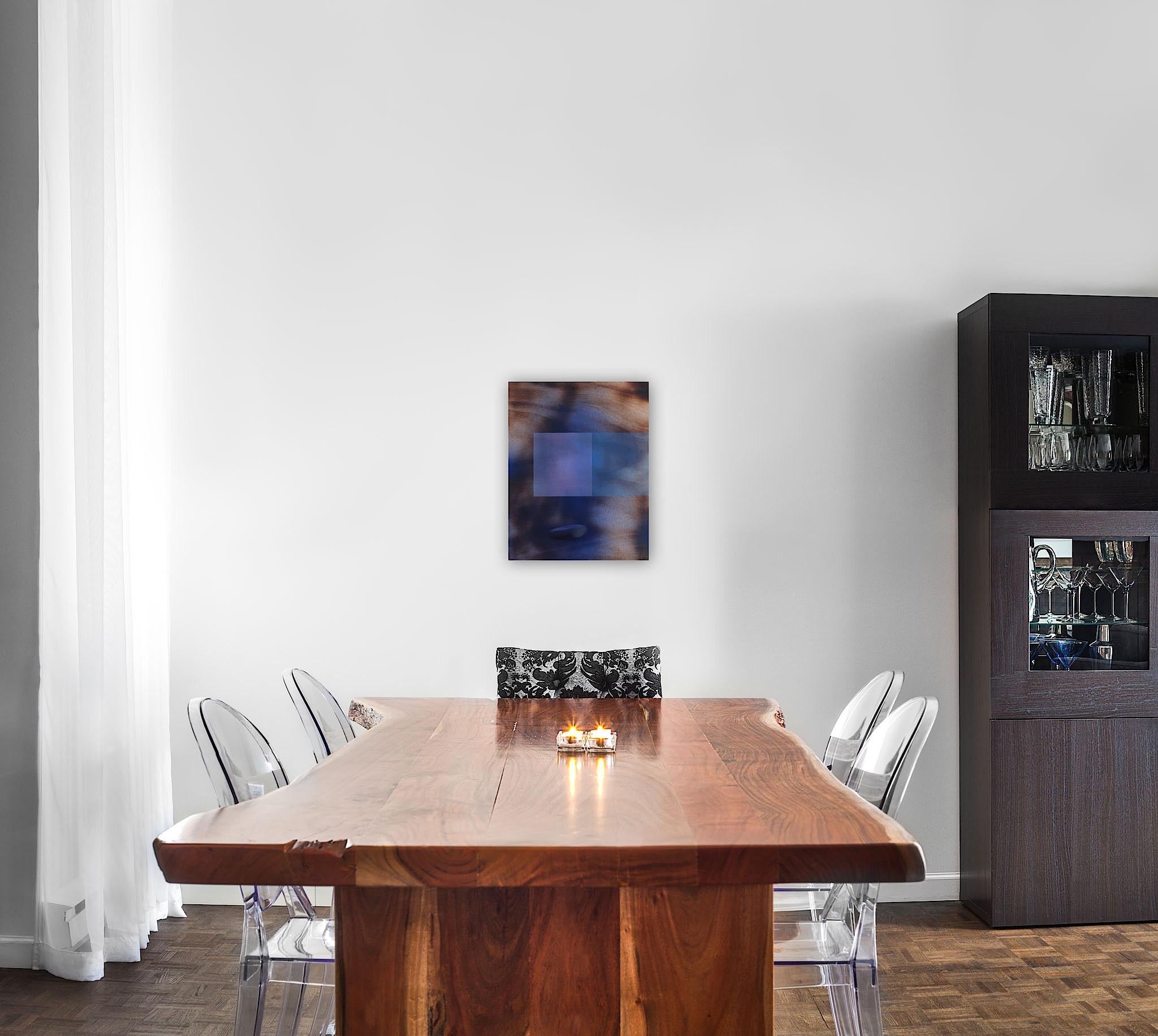 Wood e decimali 2023.1 (piccolo quadro minimalista astratto in legno blu) in vendita 8