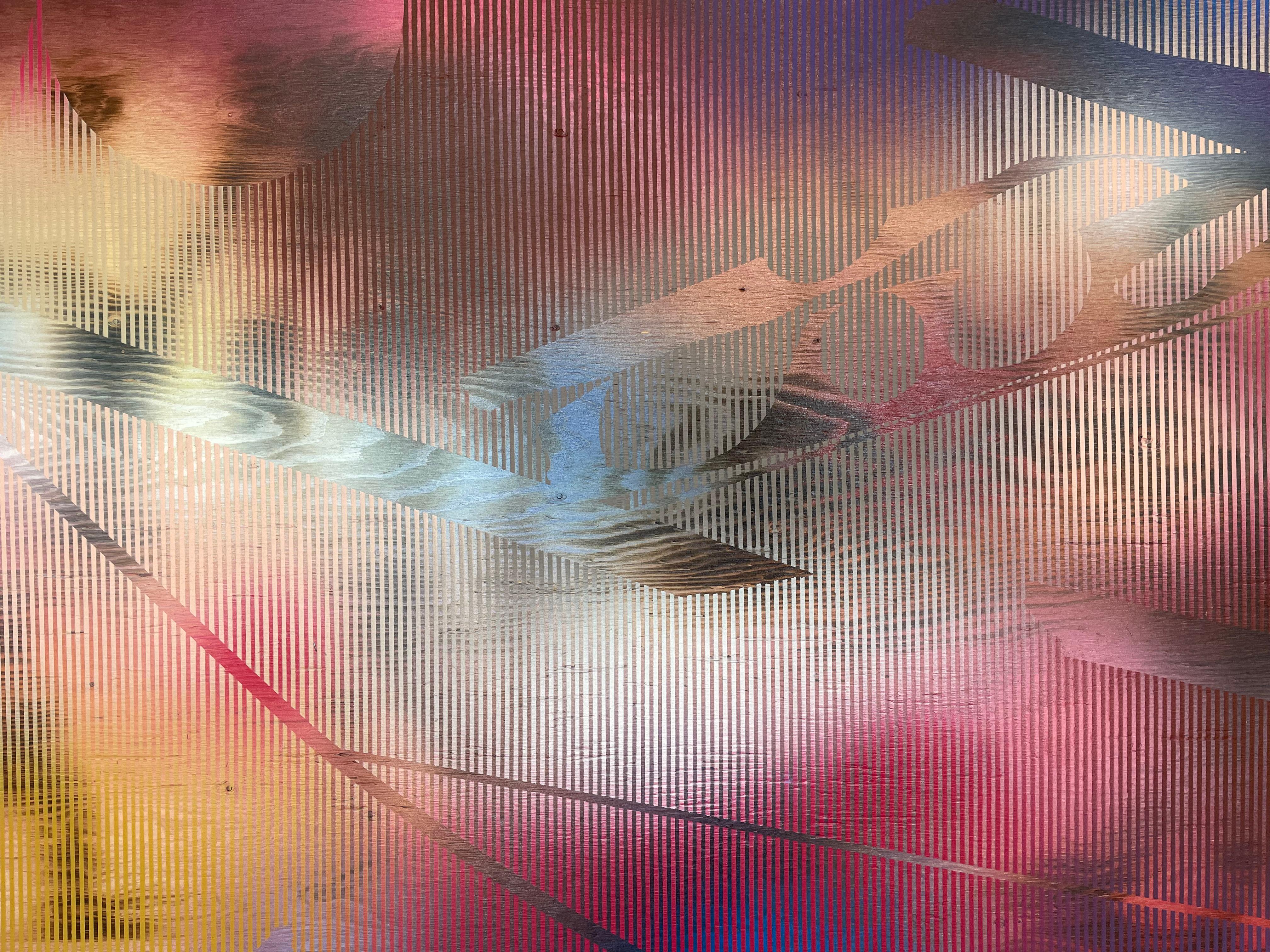 Esta pintura a gran escala, realizada sobre un panel de contrachapado de 2,5 x 2,5 m, fusiona las marcas impredecibles y orgánicas del pirograbado con la suavidad etérea de la pintura aerográfica. Una rejilla de cinta adhesiva meticulosamente