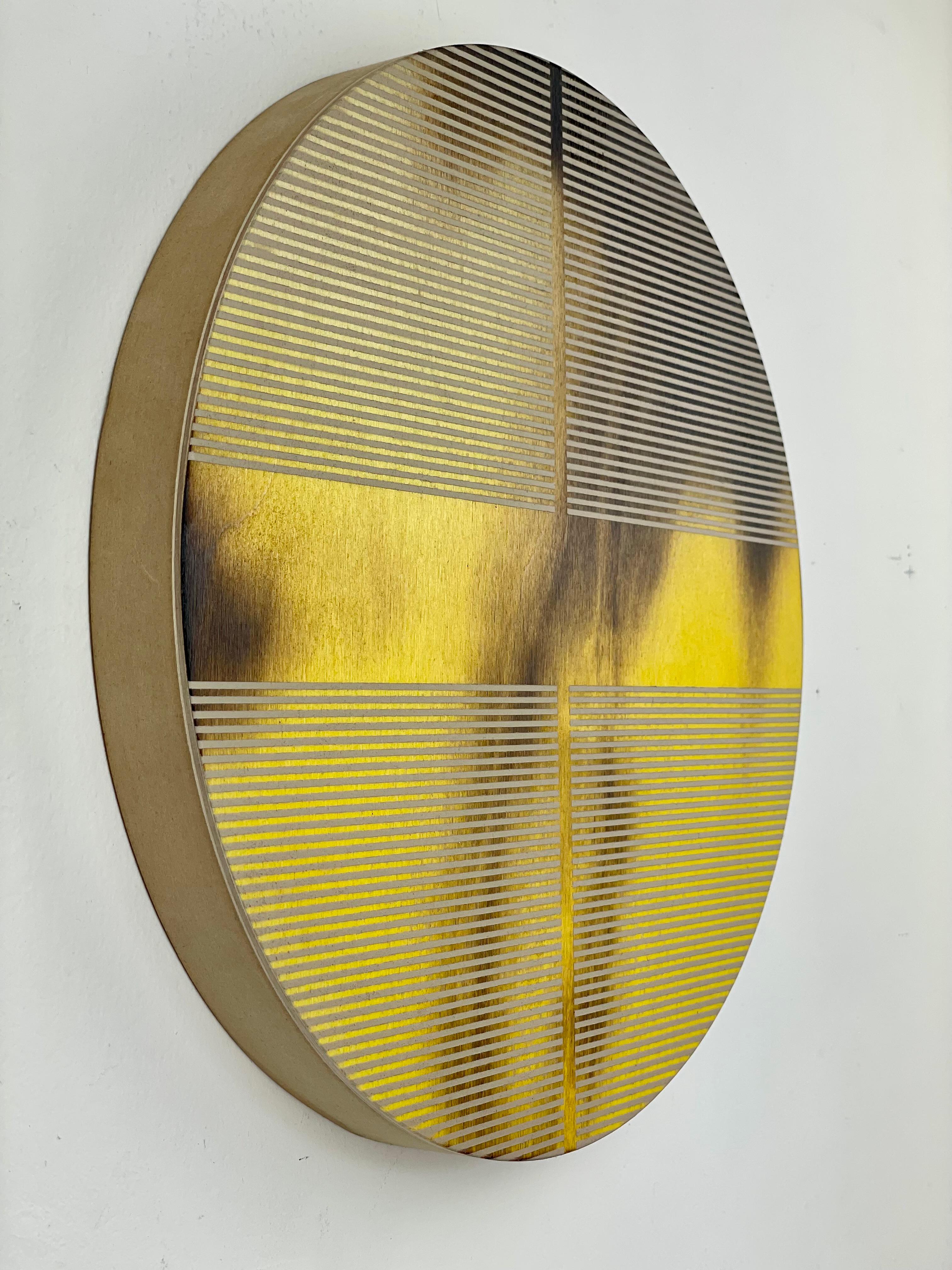 Zitronengelbe Pille (minimalistisches rundes Gemälde auf Holz dopamine Farbe) – Painting von Melisa Taylor Metzger