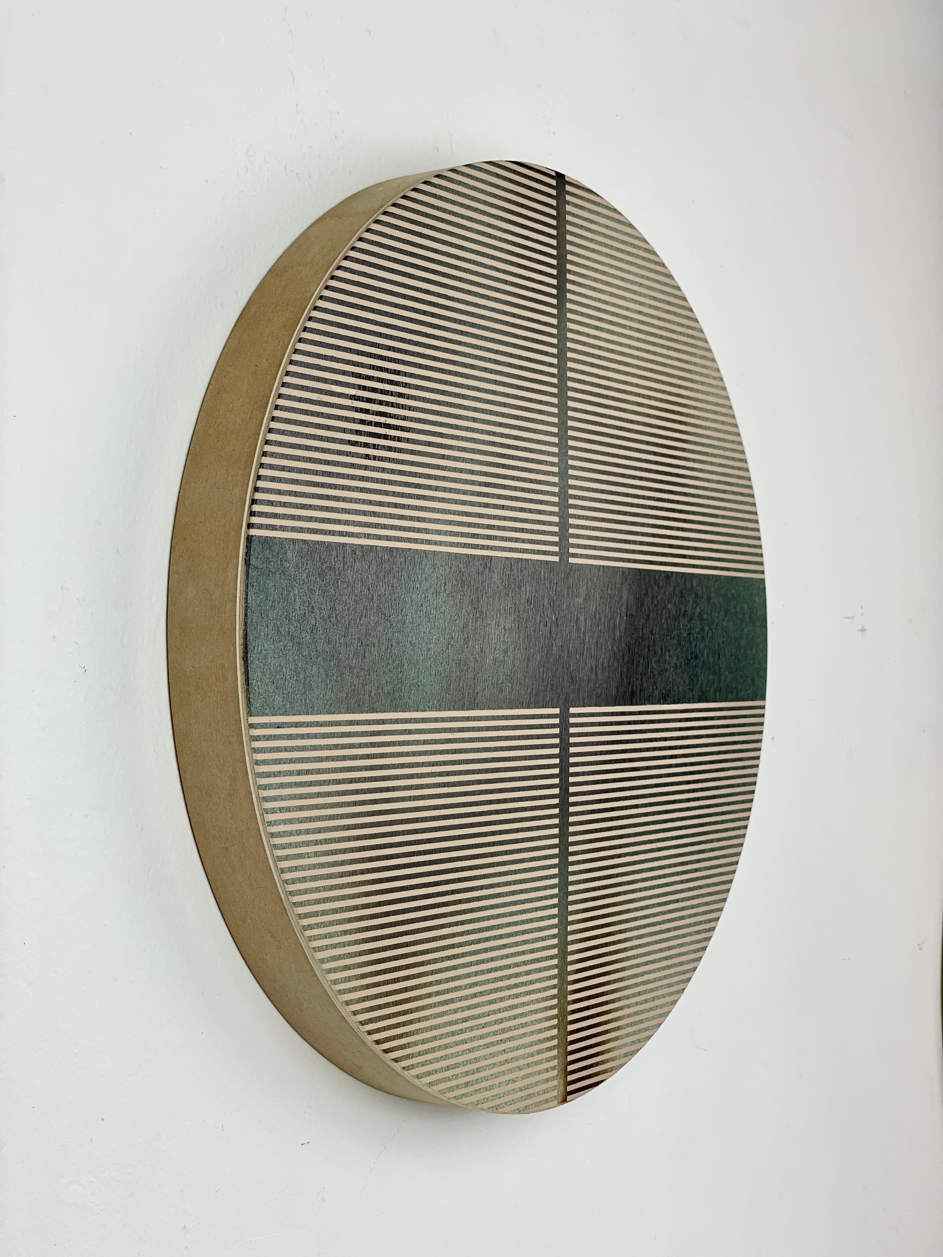 Mitternachtsblaue pille (minimalistisches rundes Gemälde auf Holz dopamine-Indigoblau-Kunst (Geometrische Abstraktion), Mixed Media Art, von Melisa Taylor Metzger