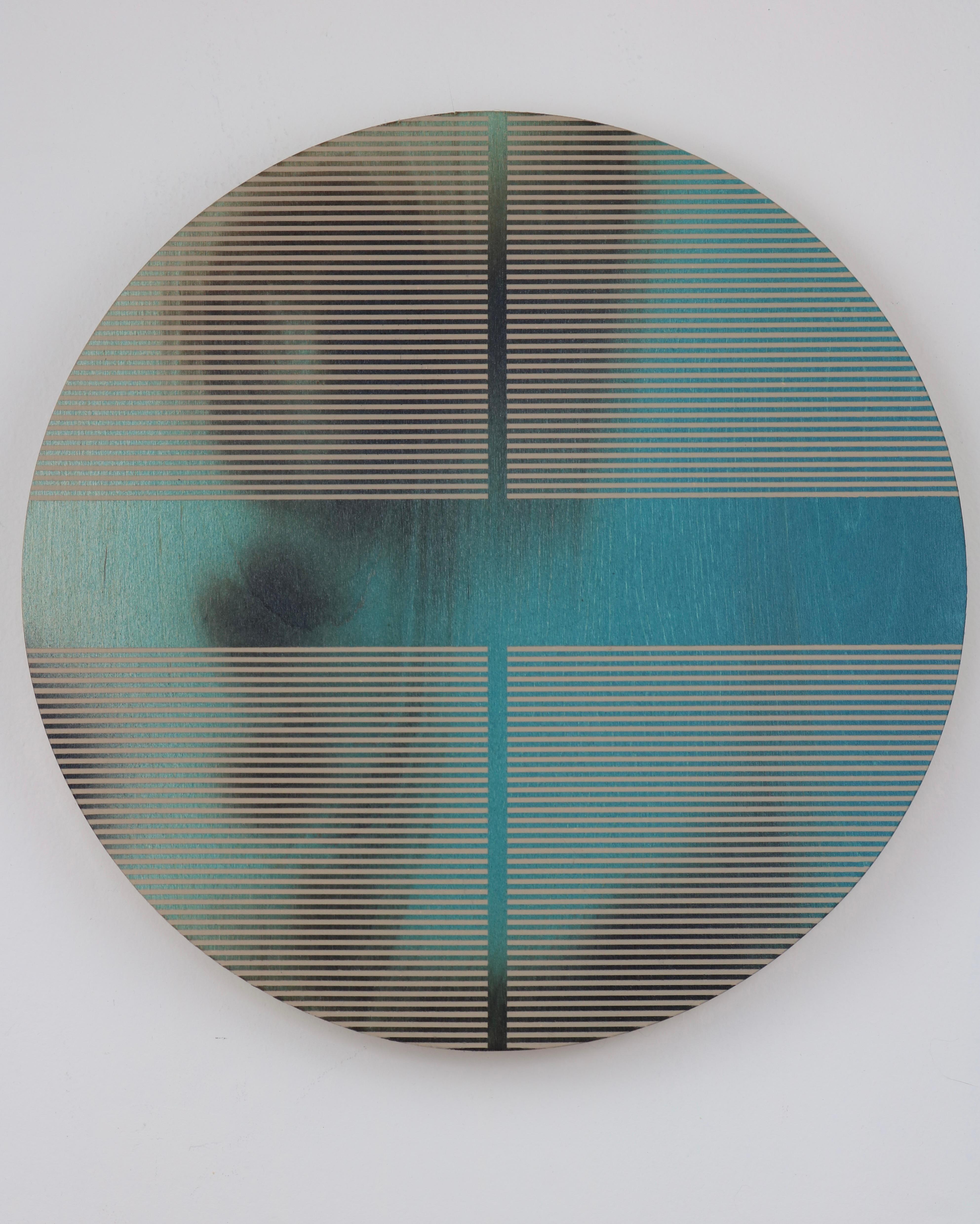 Pazifische Meeresblaue Pille aus dem Pazifischen Ozean (minimalistisches, rundes Gemälde auf Holz, dopamine-Kunst) – Mixed Media Art von Melisa Taylor Metzger