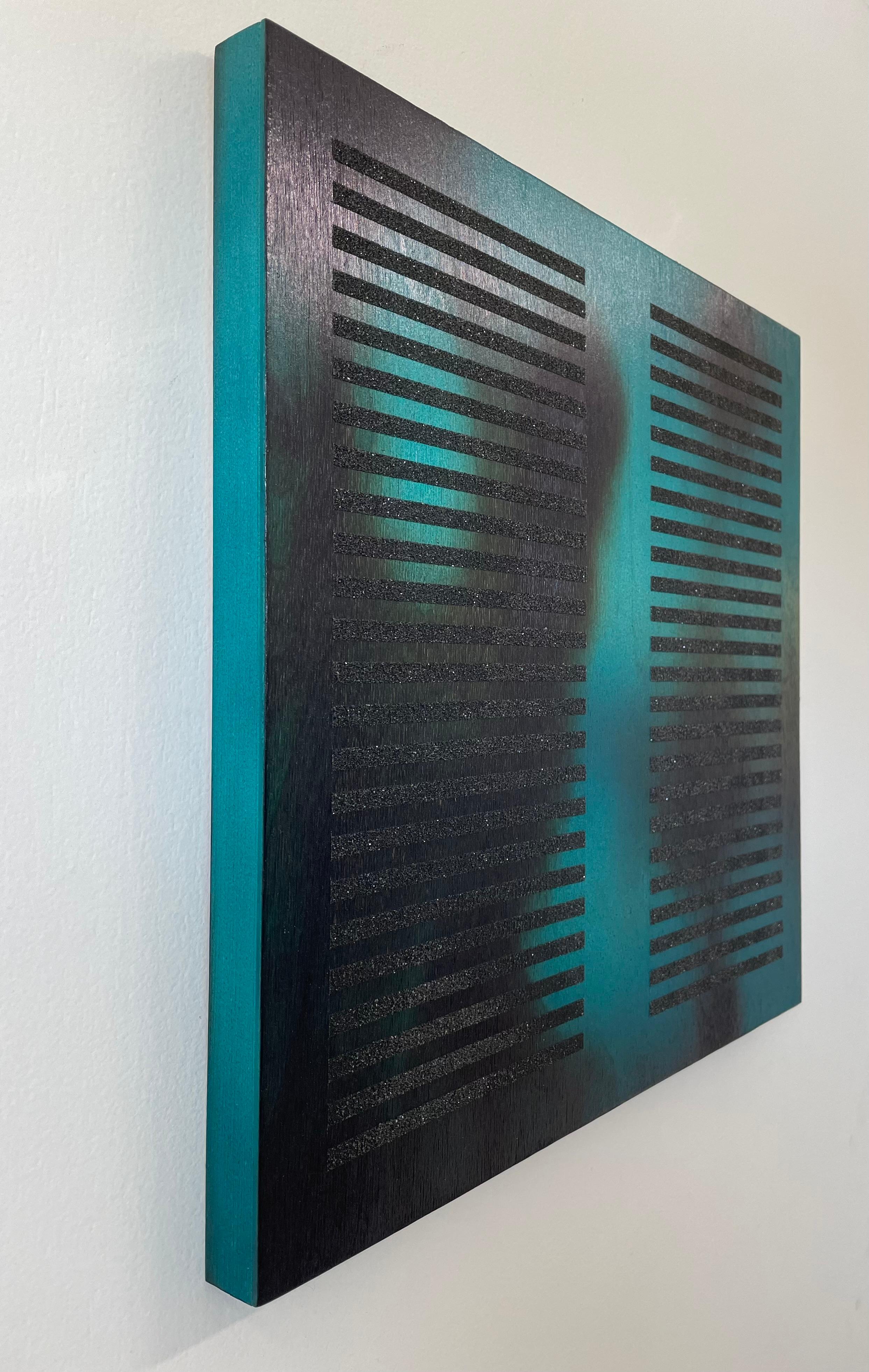Teal Entre Medidas, Azul Esmeralda (cuadrado pintura azul madera rejilla arena negra) - Abstract Painting Negro de Melisa Taylor Metzger