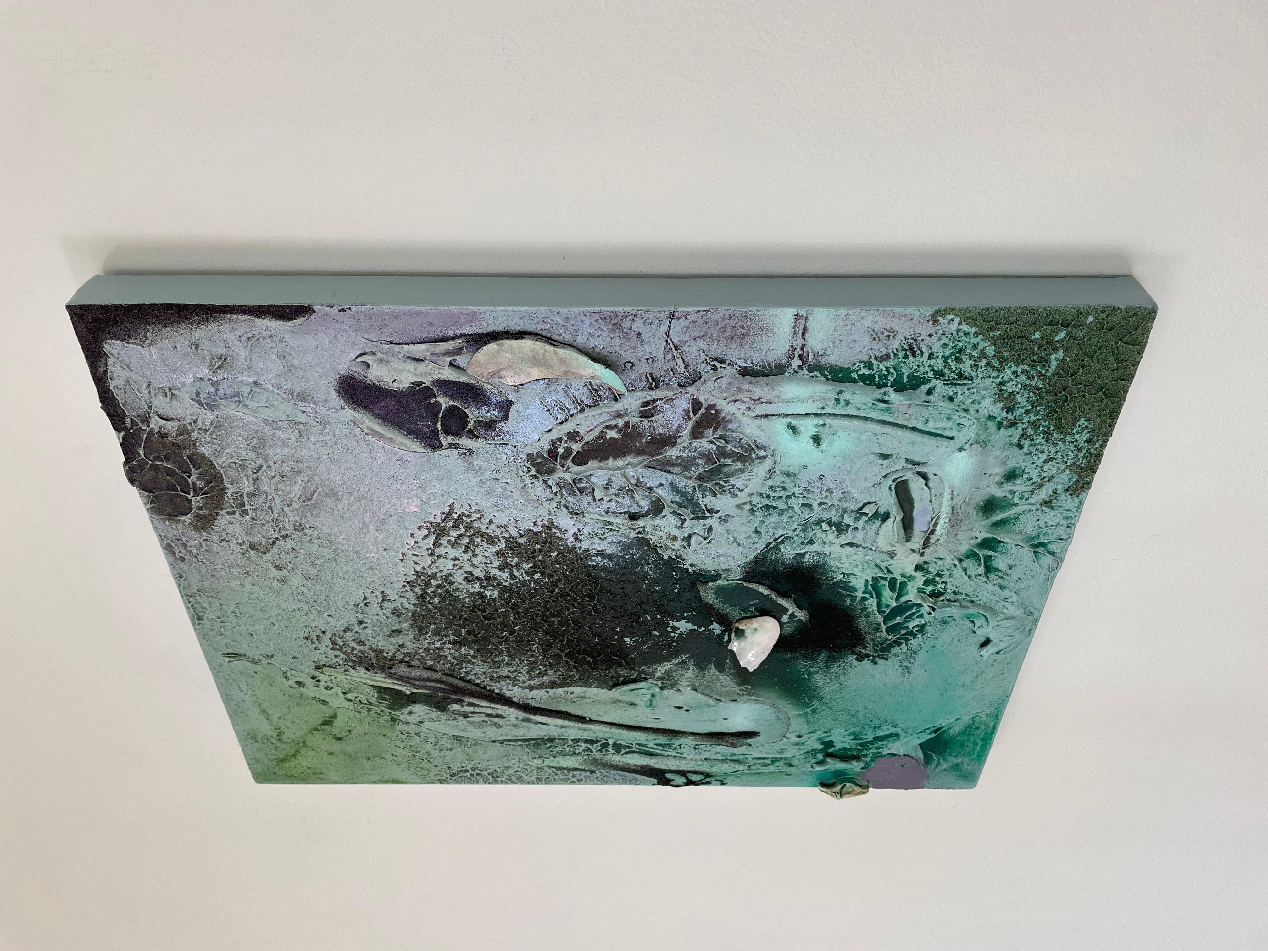 Vestiges spectrales III is a mixed-media painting on canvas that continues Melisa Taylor Metzger’s exploration of the spectral and oceanic sublime. Though more intimate in scale, it conjures a ghostly seascape where time, matter, and memory