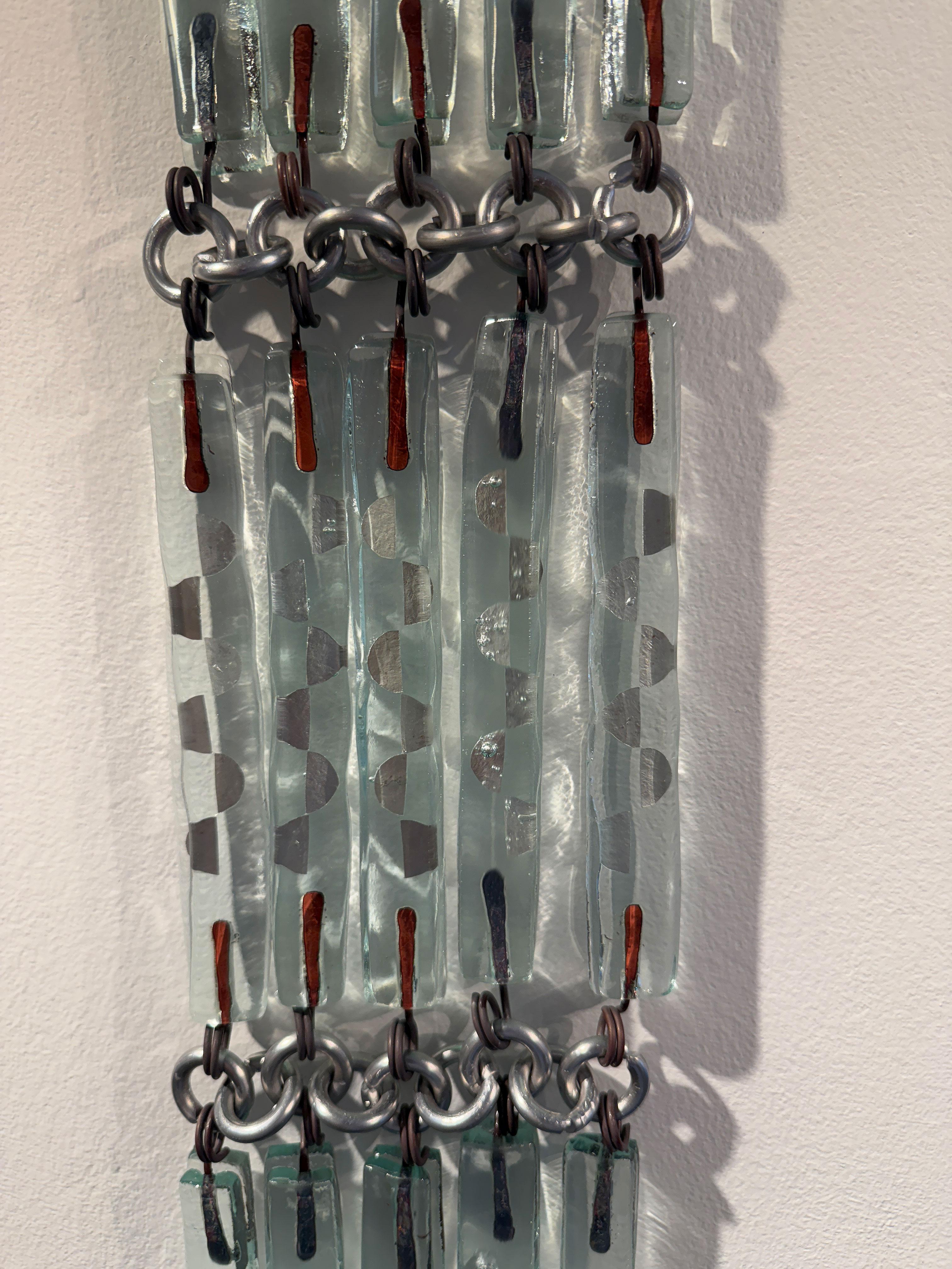 Chaîne de champ pillé - Sculpture de Melissa Haid