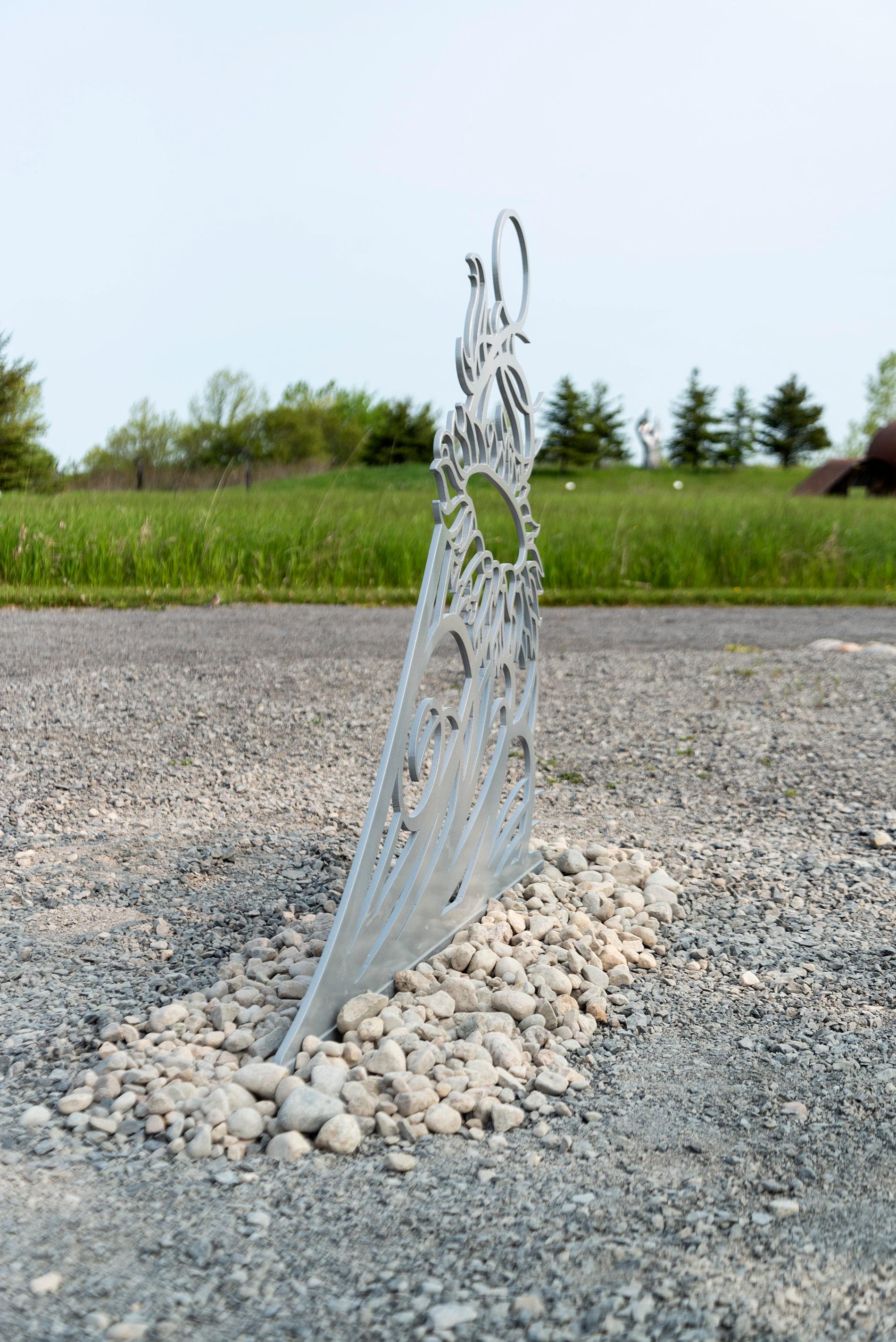 Umbra Transit Lux Manet AP - floral, cadran solaire, sculpture en aluminium peint par poudrage en vente 1