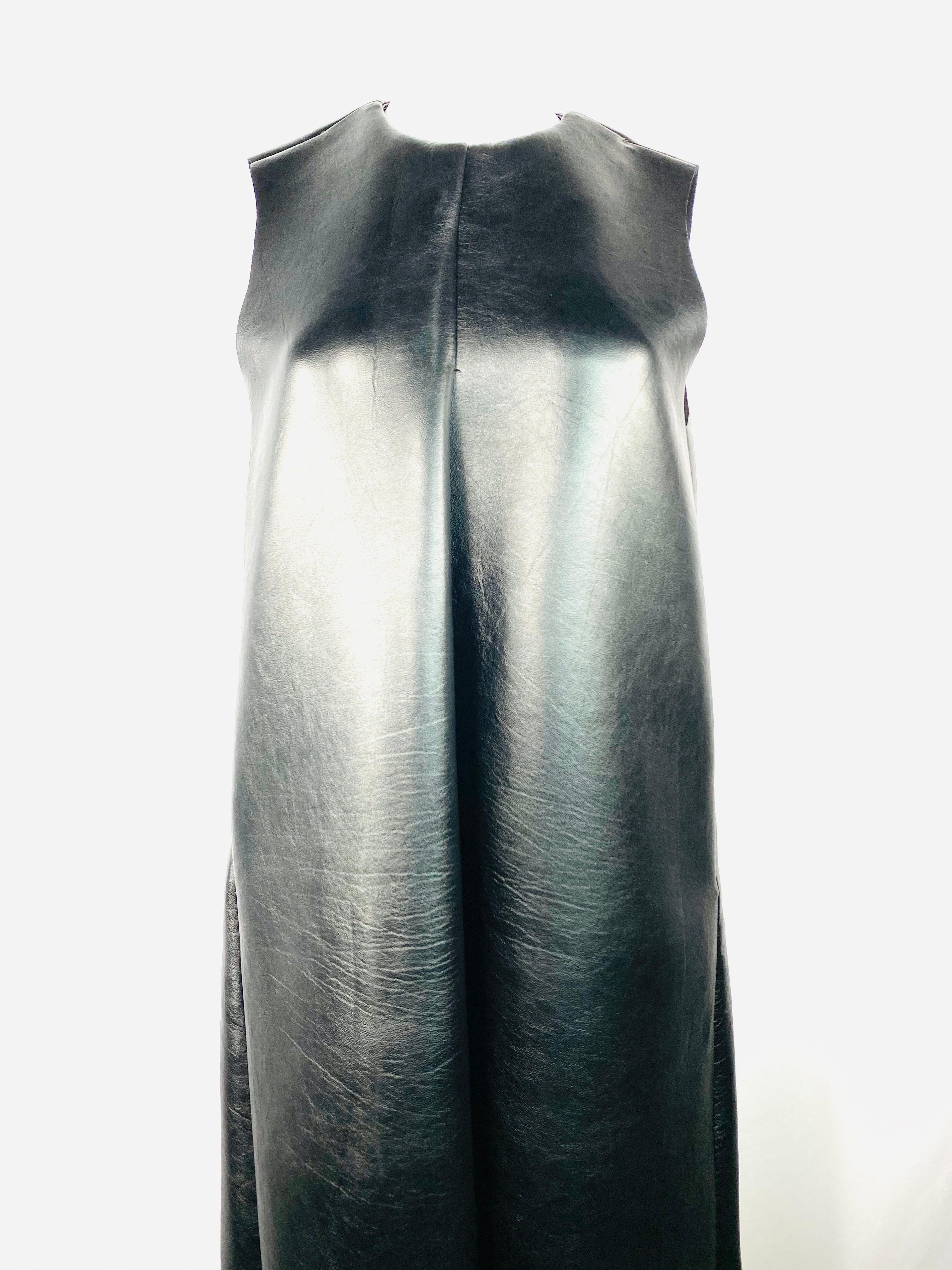 Noir Melitta Baumeister - Robe longue sans manches en faux cuir noir en vente