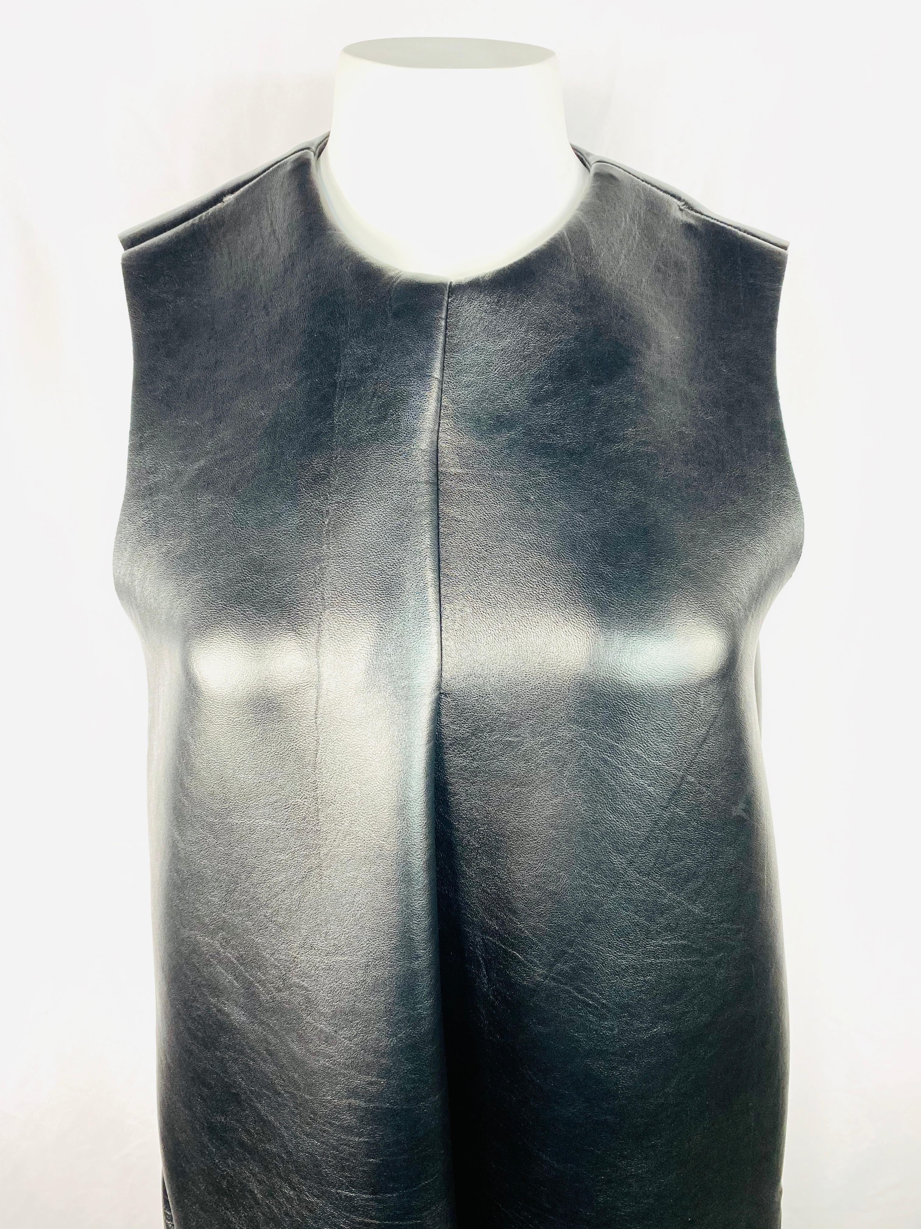 Melitta Baumeister - Robe longue sans manches en faux cuir noir en vente 4