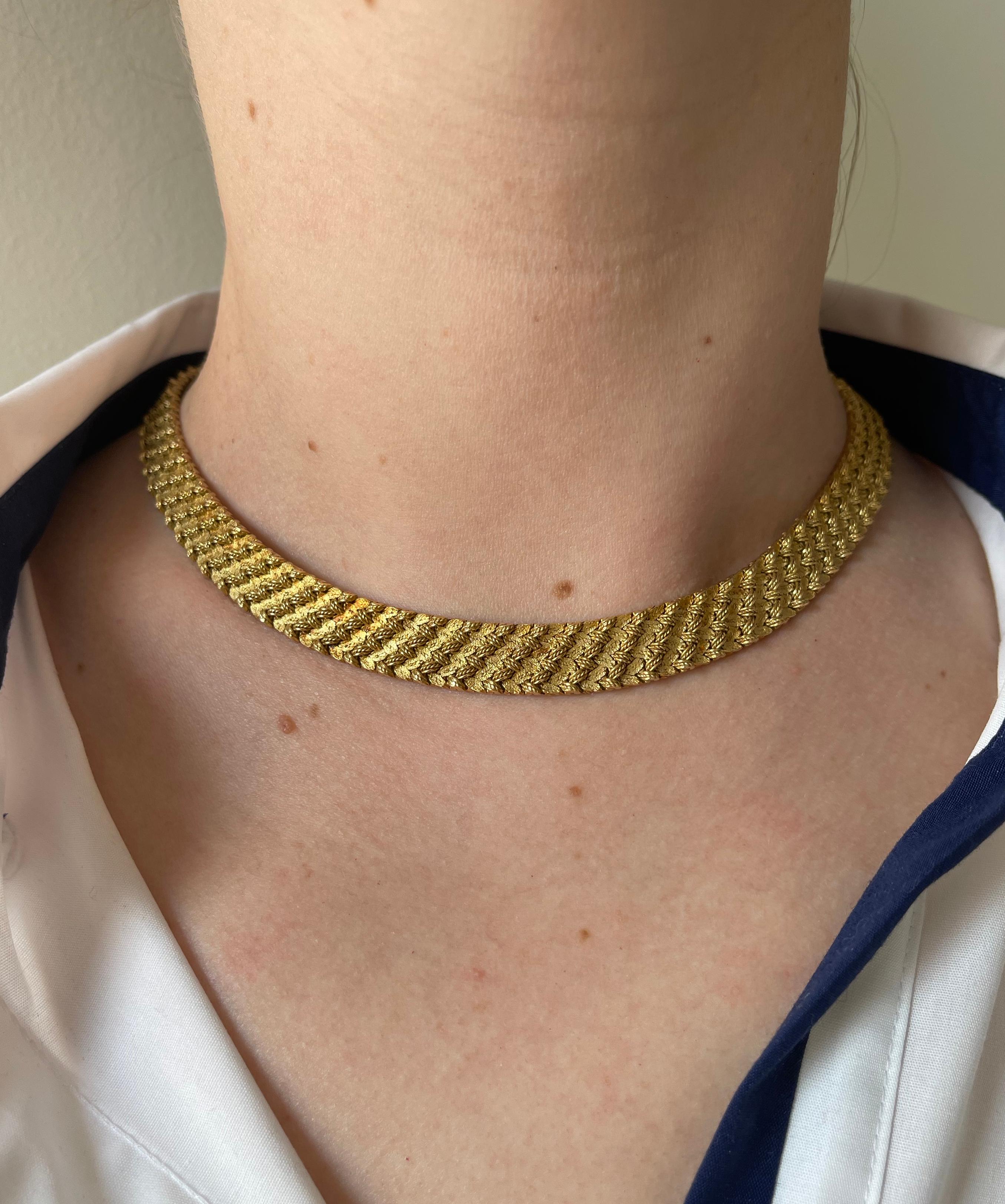 Mellerio 1960s Yellow Gold Necklace For Sale 1
