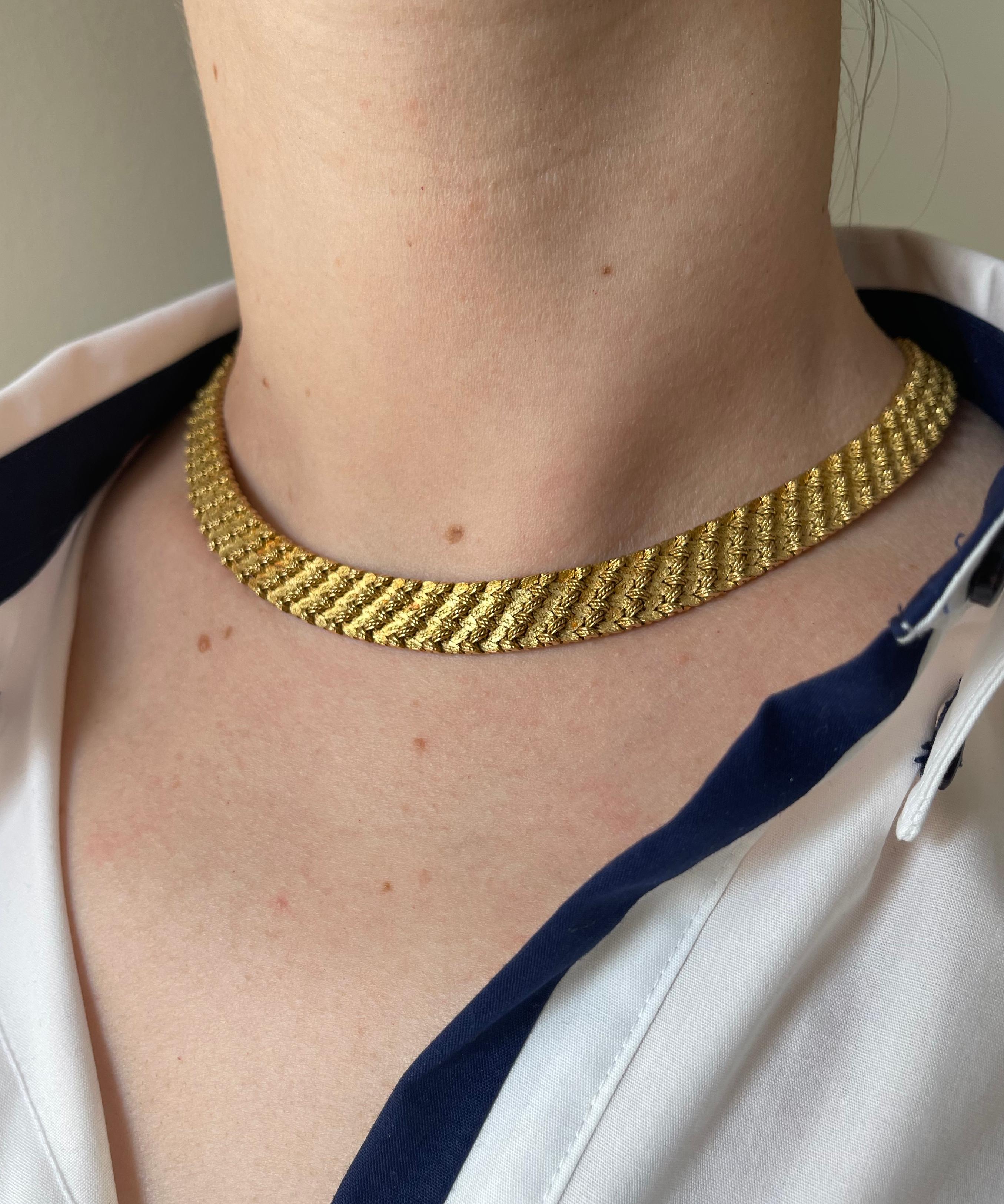 Mellerio 1960s Yellow Gold Necklace For Sale 2