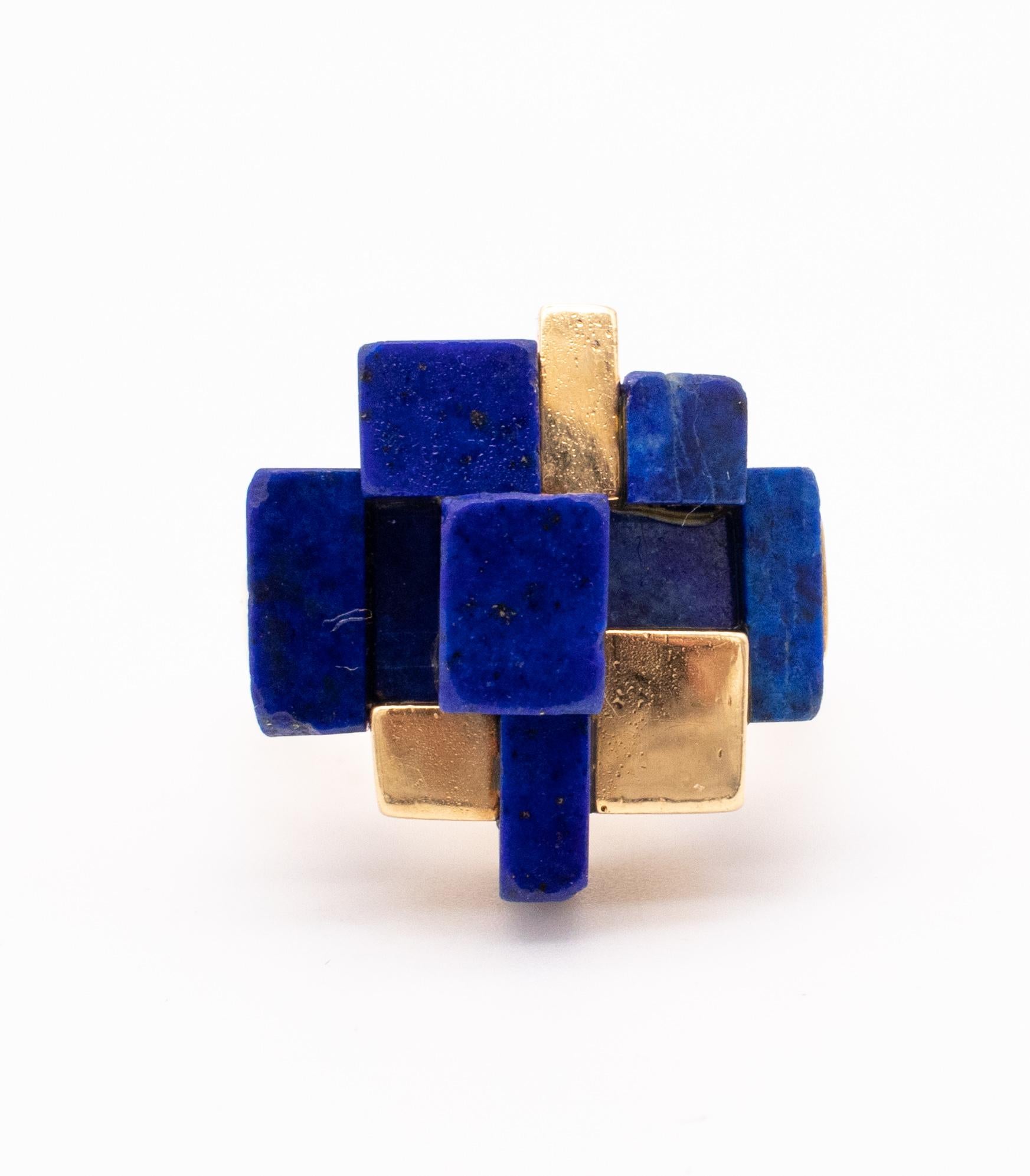 Mellerio 1970 Paris Rare Geometric 18Kt Yellow Gold Ring With Carved Lapis Lazul 4