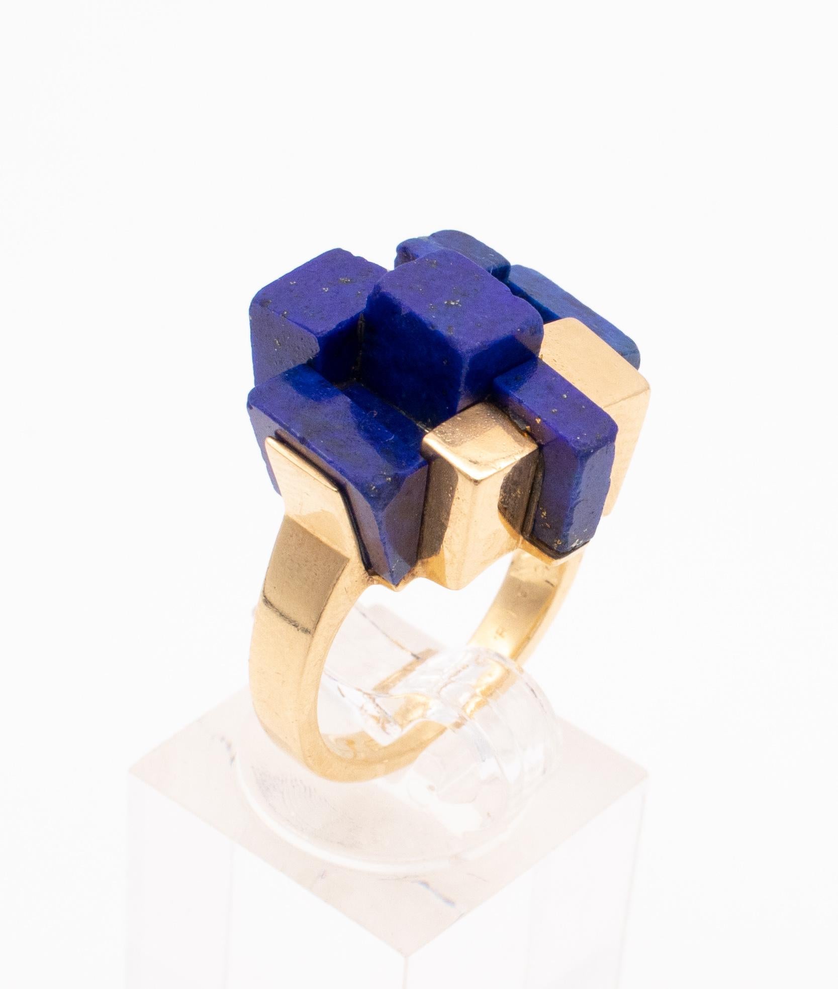 Mellerio 1970 Paris Rare Geometric 18Kt Yellow Gold Ring With Carved Lapis Lazul 1
