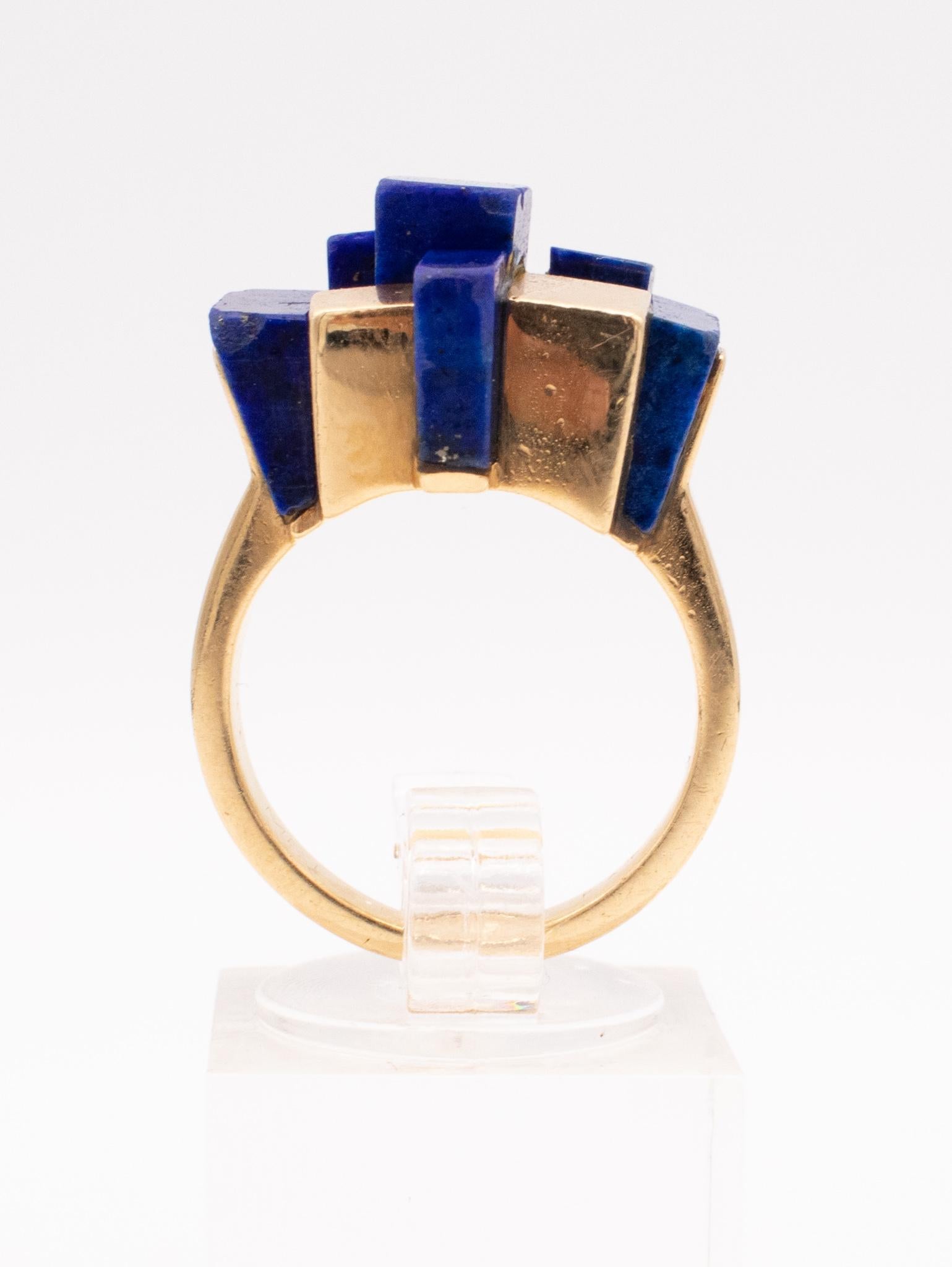 Mellerio 1970 Paris Rare Geometric 18Kt Yellow Gold Ring With Carved Lapis Lazul 2